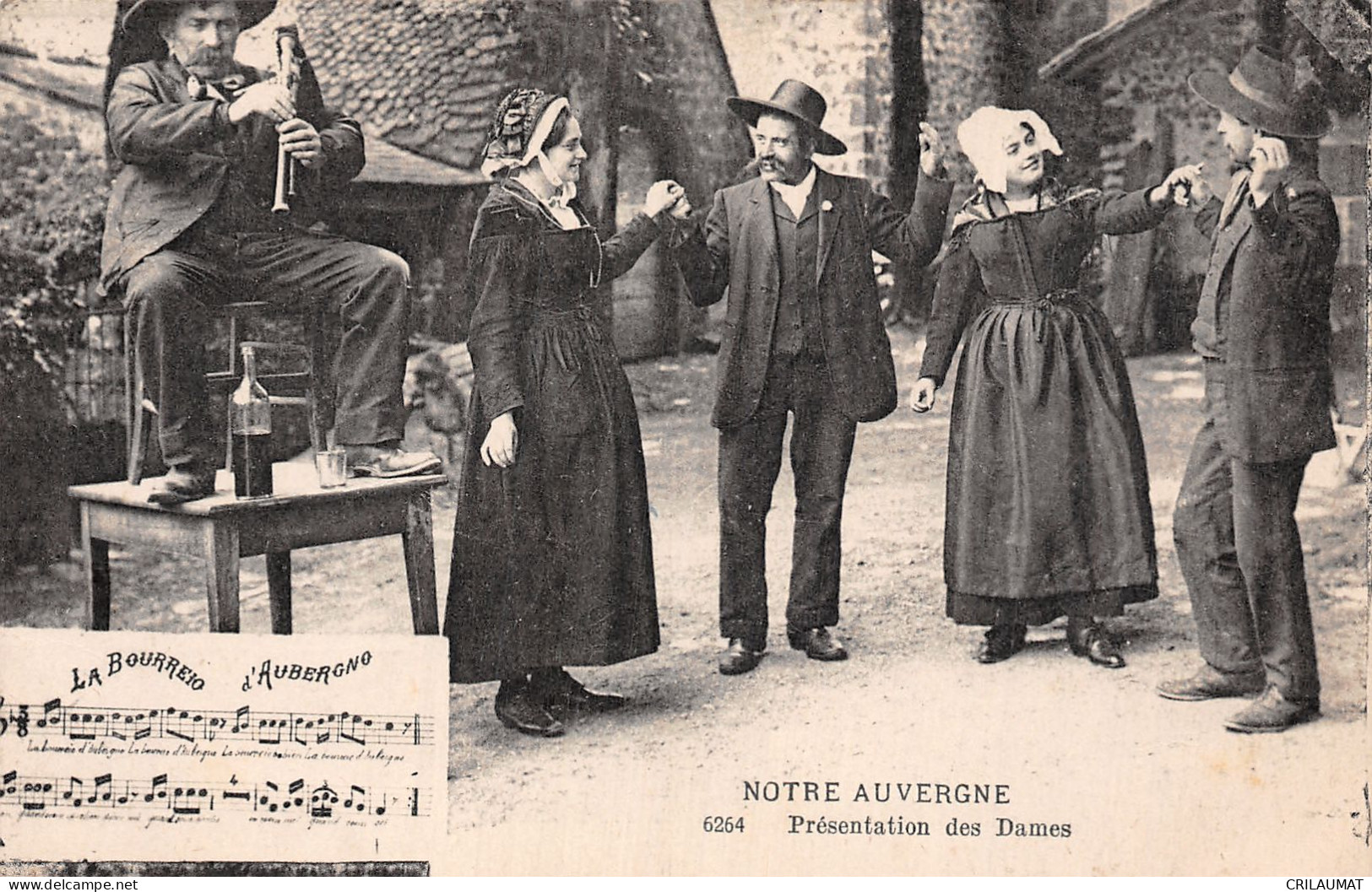 63-AUVERGNE FOLKLORE LA BOURREE-N°5136-B/0237 - Andere & Zonder Classificatie