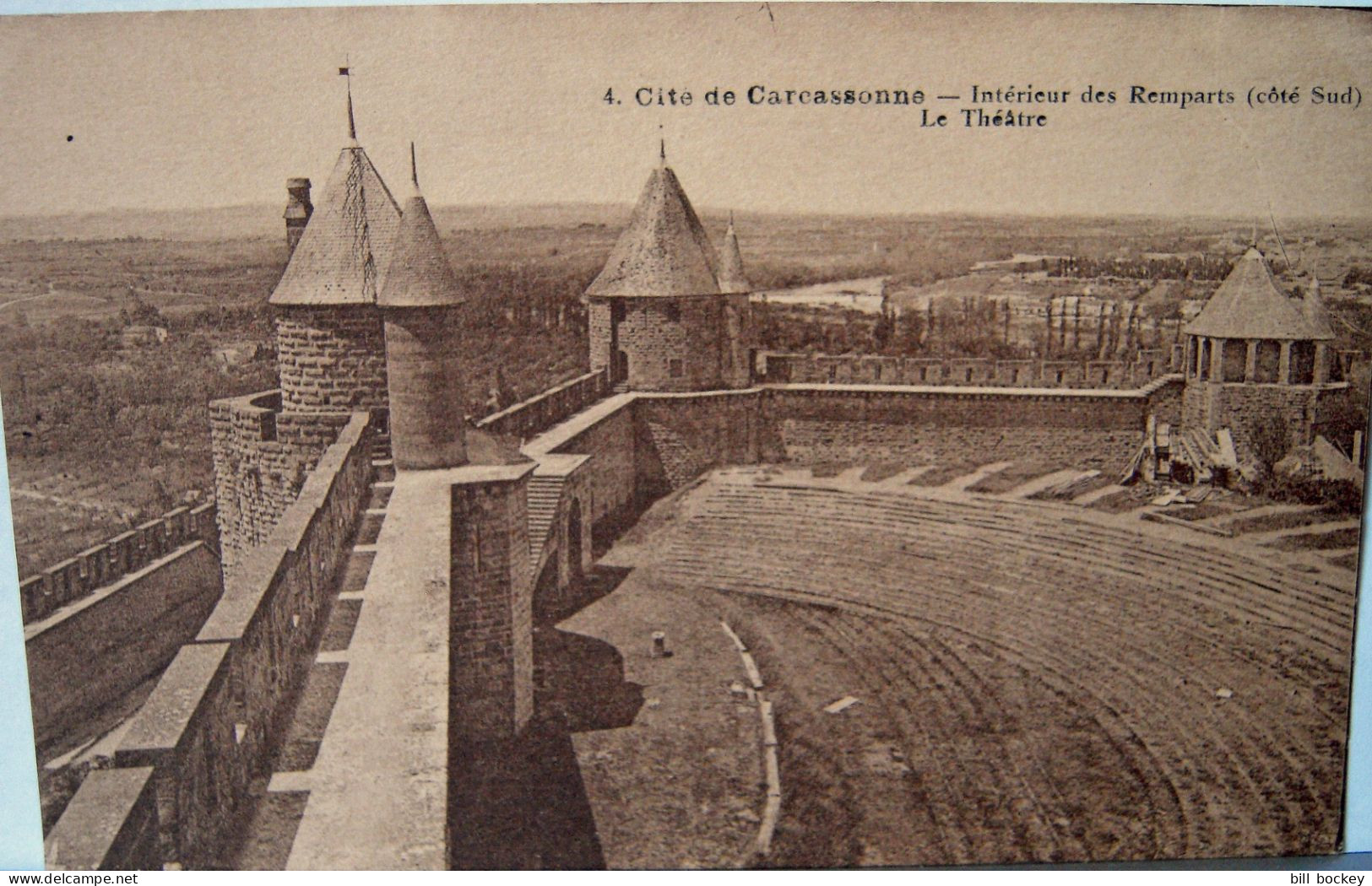 CPA Années 1920 CARCASSONNE Belle Vue Intérieur Remparts Le Théatre  - COMME NEUVE - Carcassonne