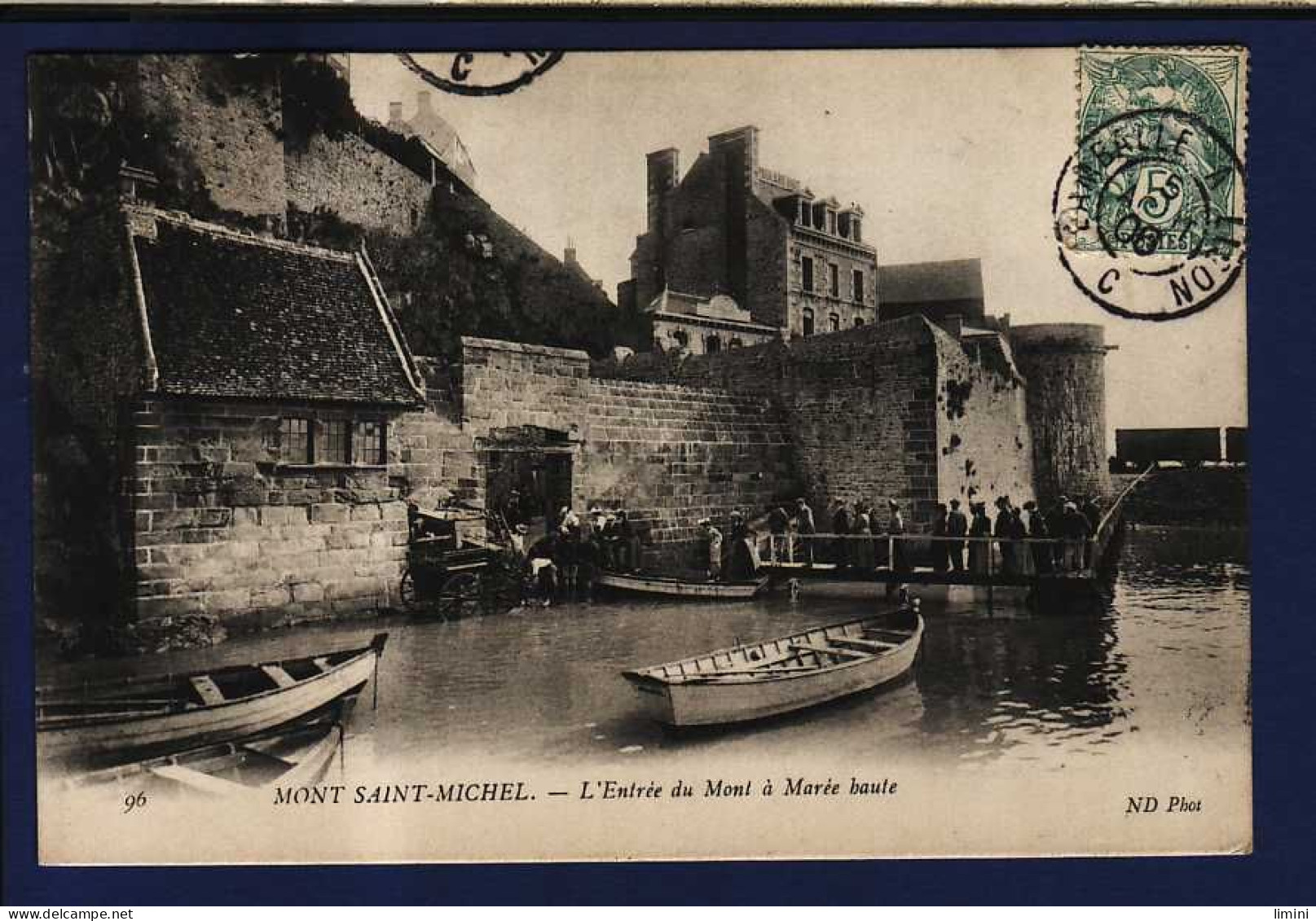 50 - MONT SAINT MICHEL  - ENTRÉE Du MONT à MARÉE BASSE - ANIMÉE - BARQUE à QUAI -  - Le Mont Saint Michel