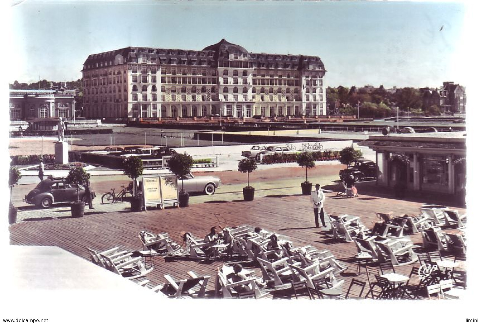 14 - DEAUVILLE -  ROYAL HOTEL - AUTOMOBILE -ANIMÉE - - Deauville