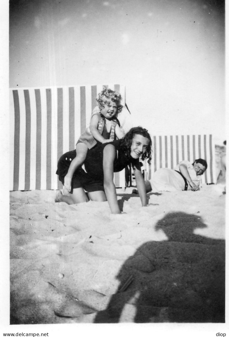 Photo Vintage Paris Snap Shop - Femme Women Enfant Child Plage Vieux Boucau - Orte