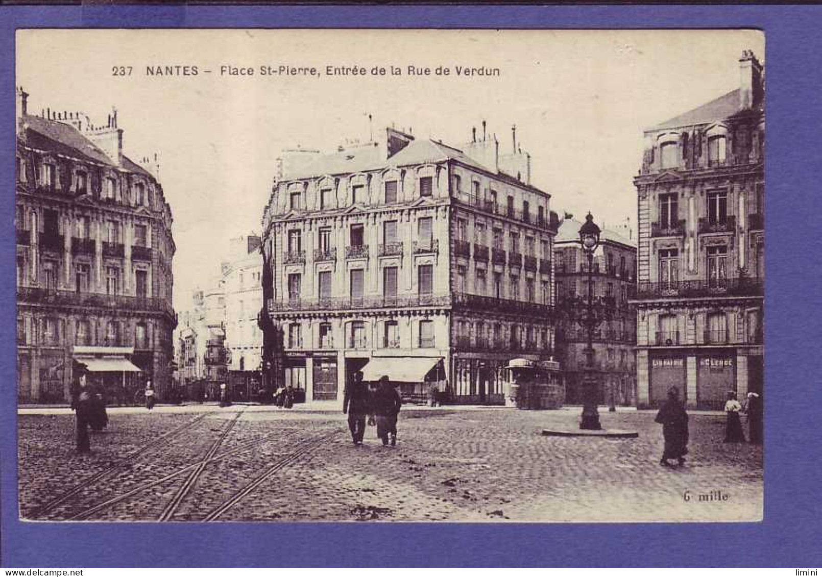 44 - NANTES - PLACE SAINT PIERRE Et RUE De VERDUN - ANIMÉE -  - Nantes