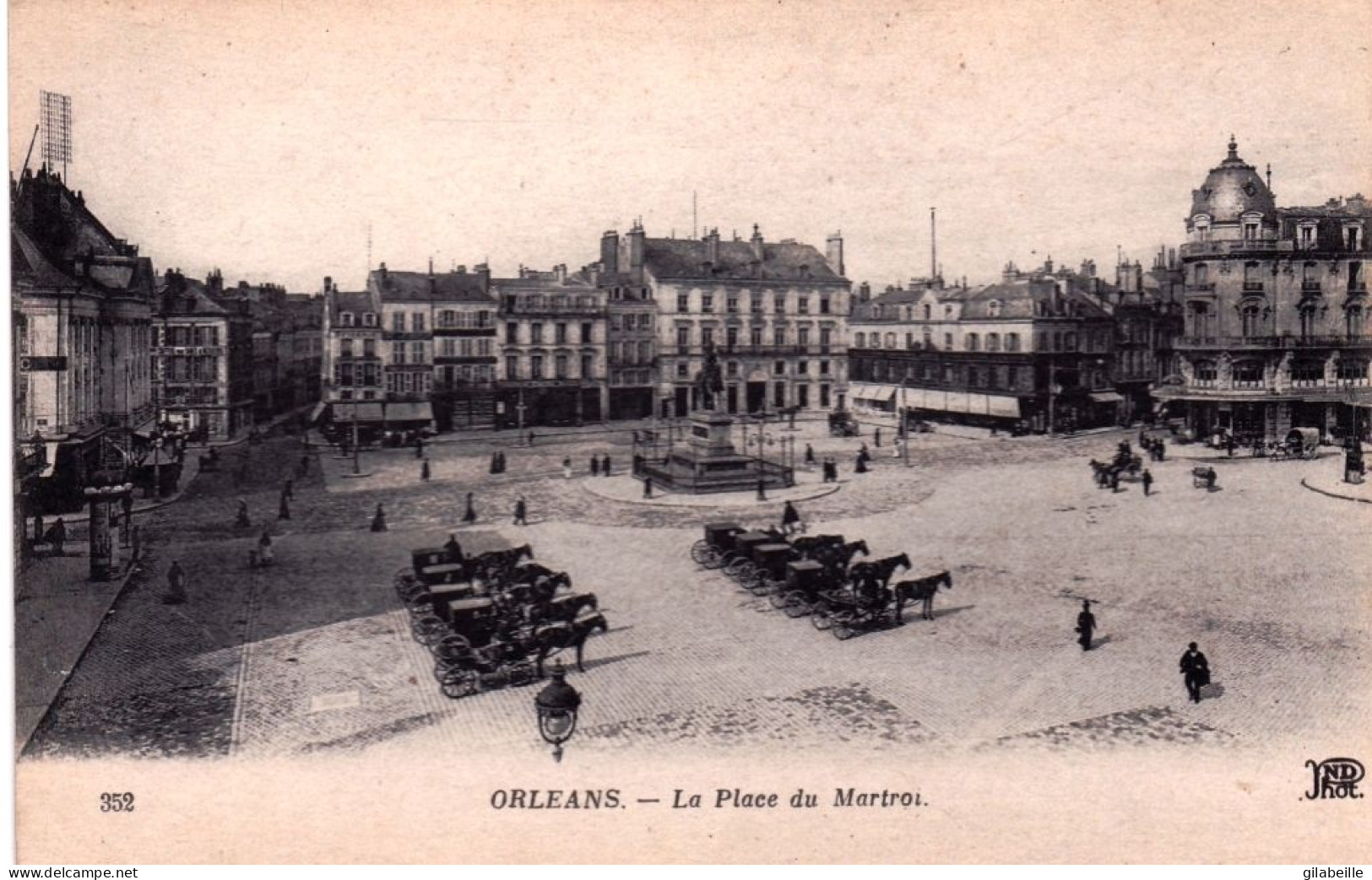 45 - Loiret -  ORLEANS  - La Place Du Martroi - Orleans