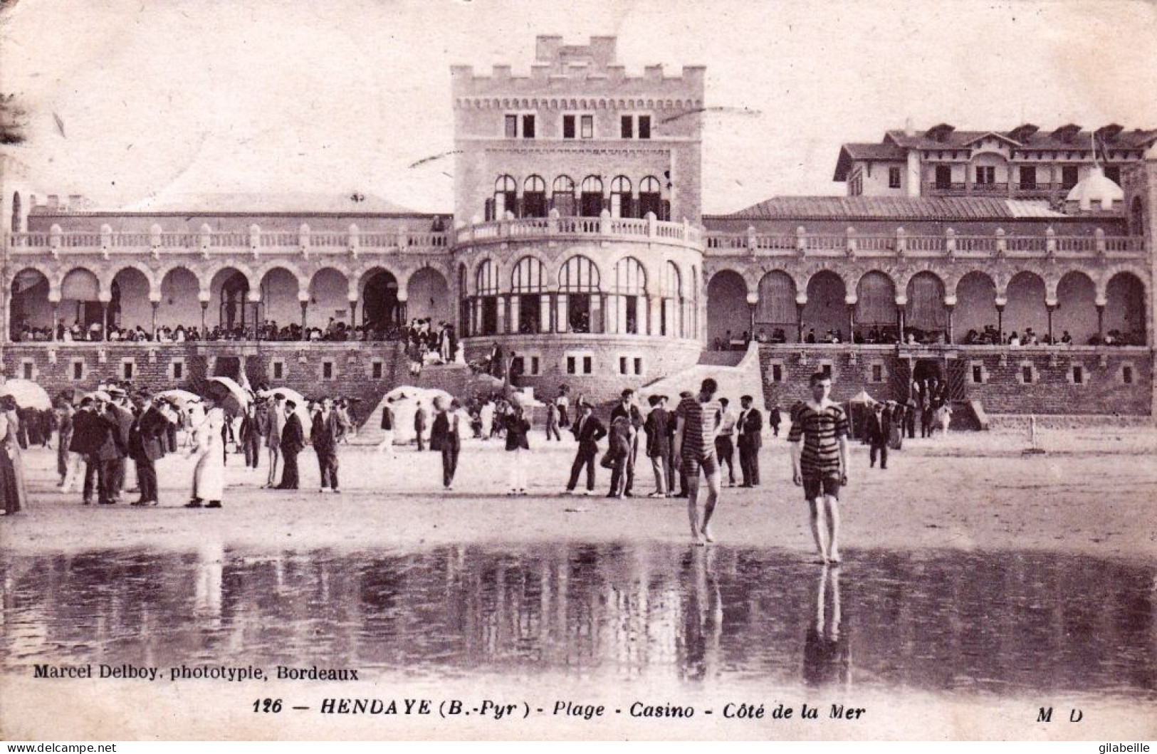 64 - Pyrenées Atlantiques - HENDAYE -  La Plage Et Le Casino Coté Mer - Hendaye