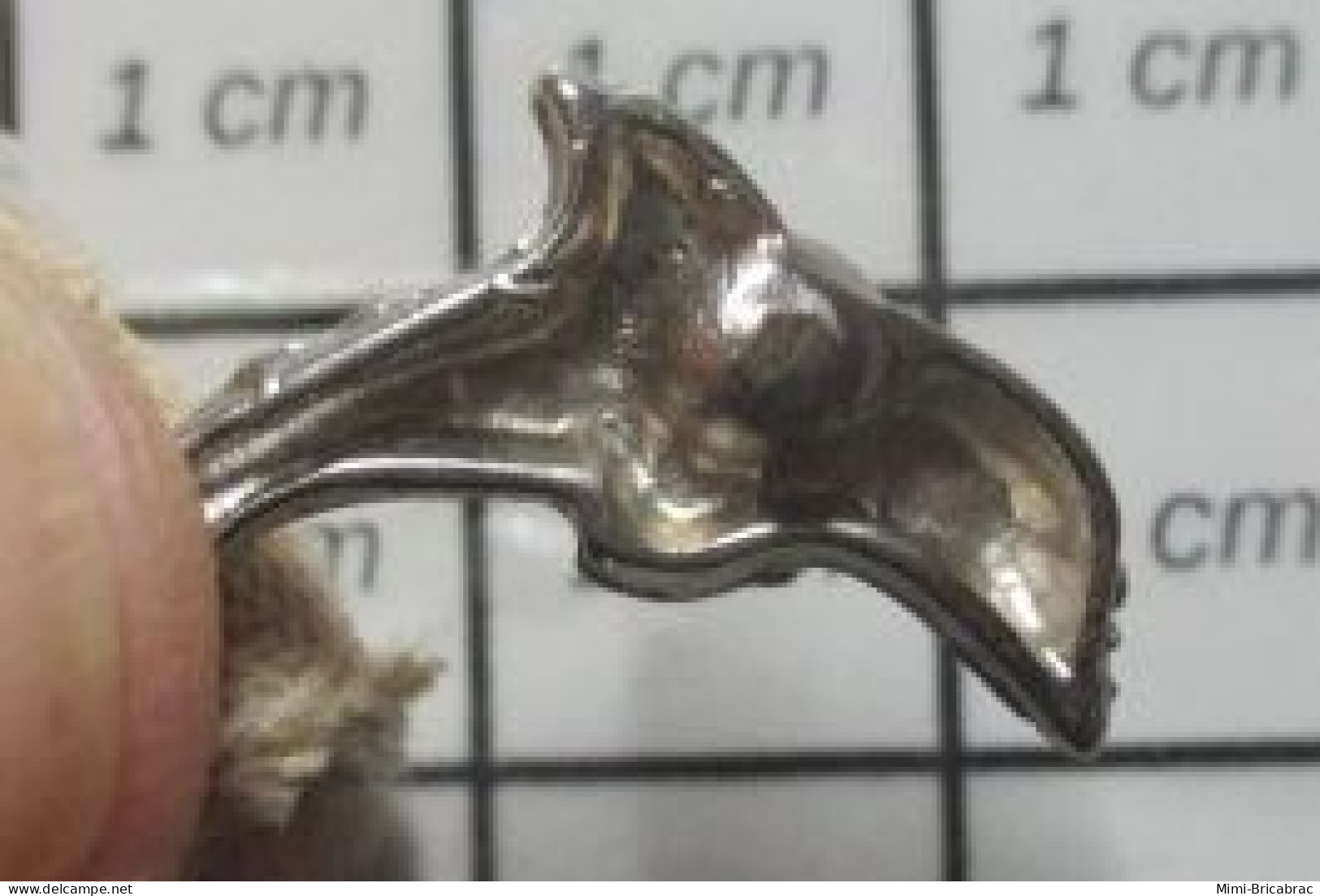 1818B Pins Pin's / Rare & Belle Qualité THEME ANIMAUX / METAL ARGENT EN RELIEF DAUPHIN SAUTANT - Tiere