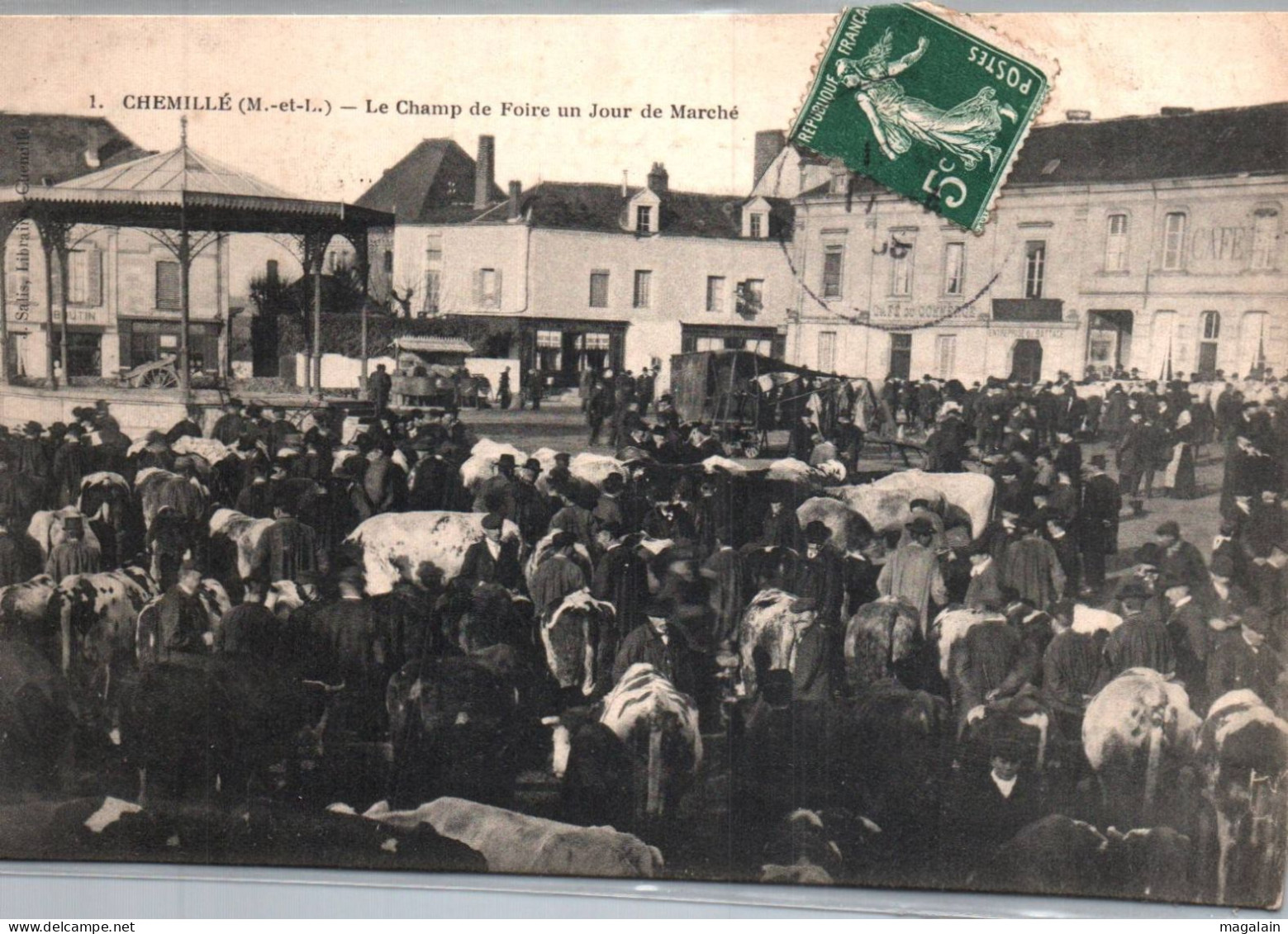 Chemillé : Le Champ De Foire, Un Jour De Marché - Chemille