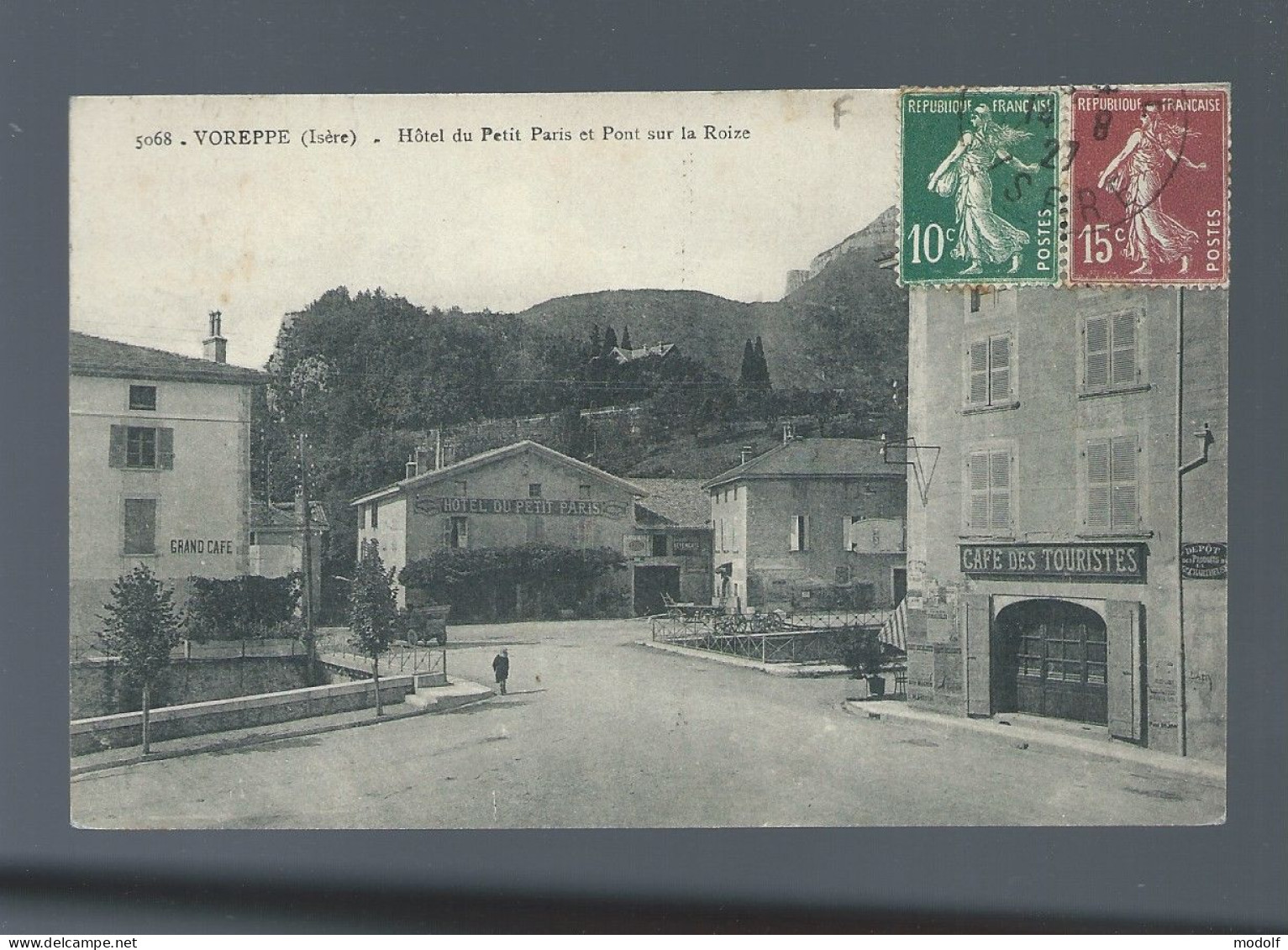 CPA - 38 - Voreppe - Hôtel Du Petit Paris Et Pont Sur La Roize - (Café Des Touristes) - Animée - Circulée En 1927 - Voreppe
