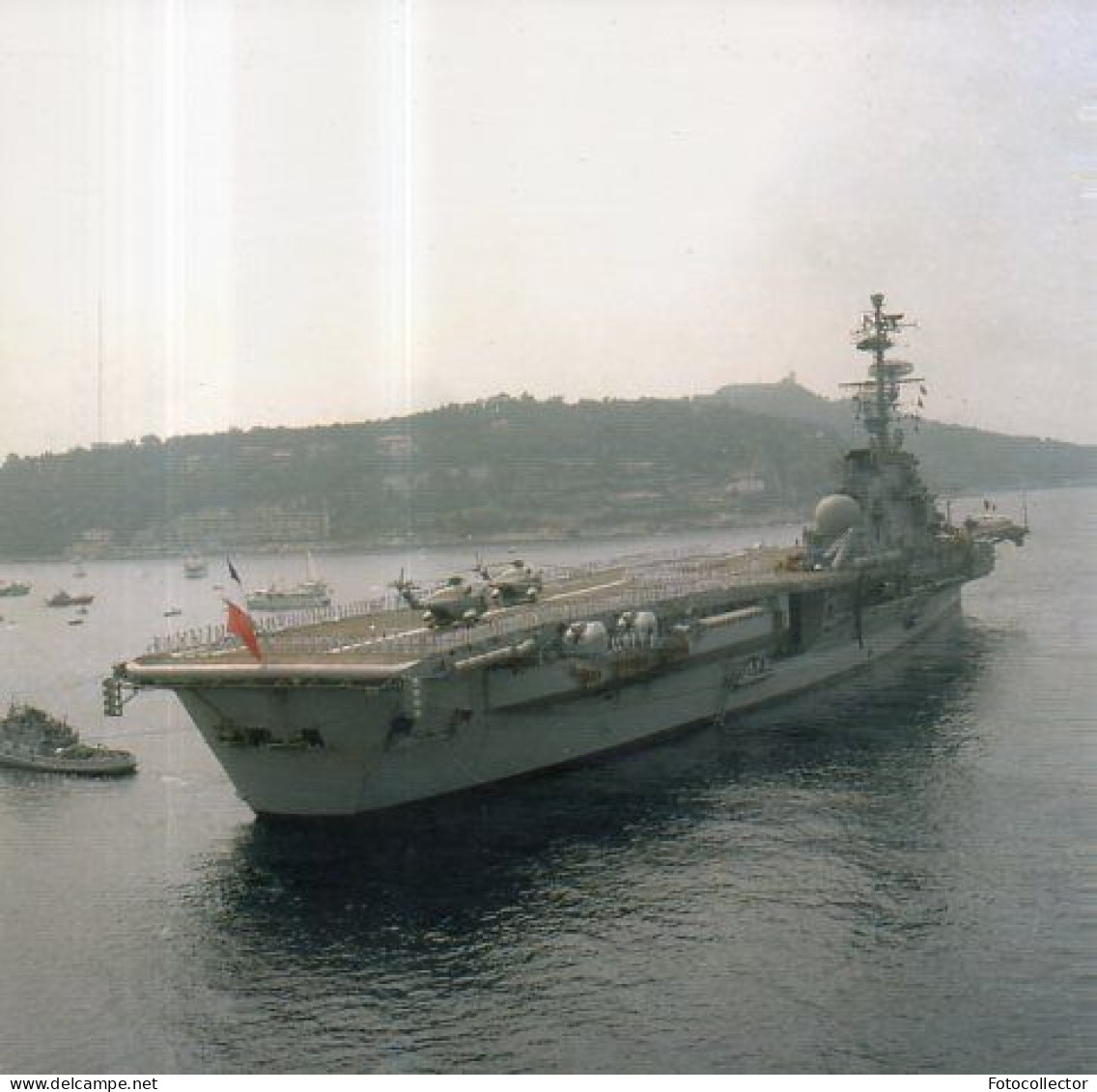 Porte Avions Clémenceau Dans La Rade De Villefranche (06) - Bateaux