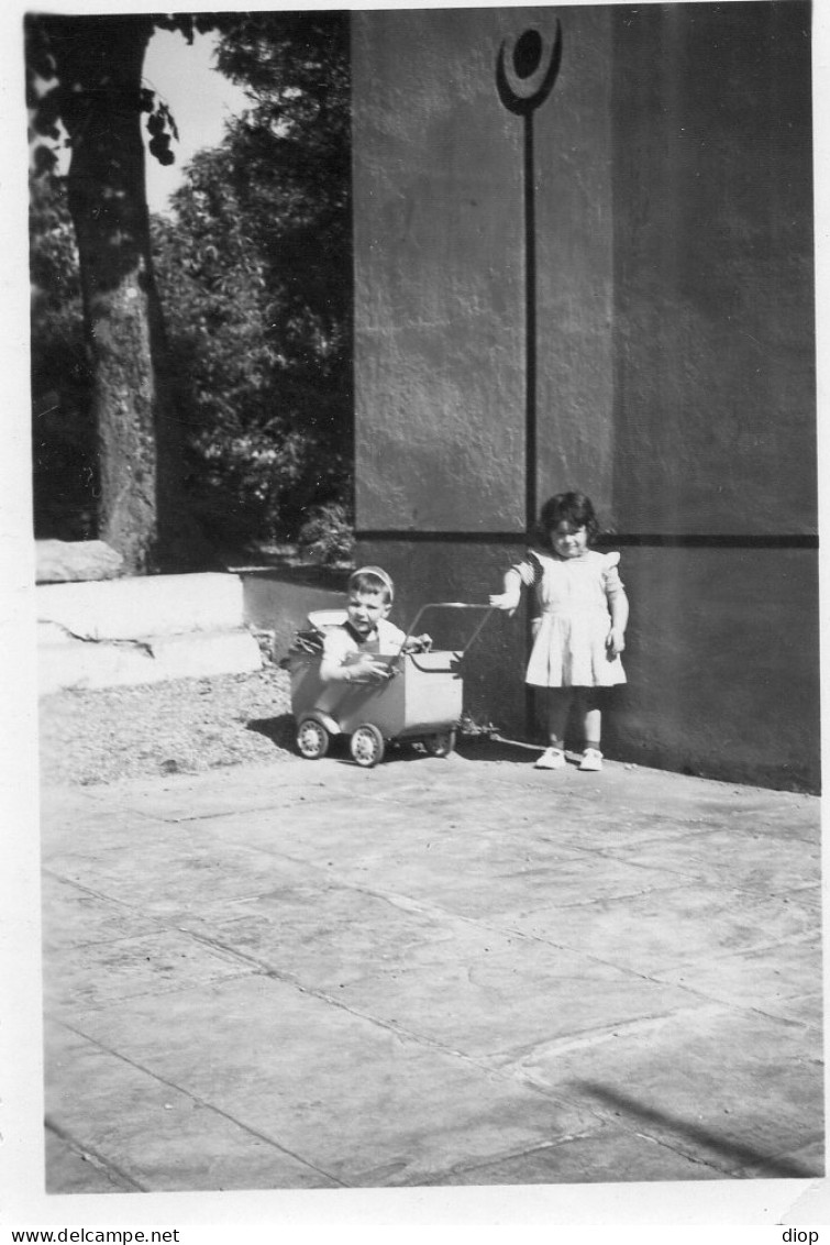 Photo Vintage Paris Snap Shop -enfant Children Voiturette Cart - Anonieme Personen