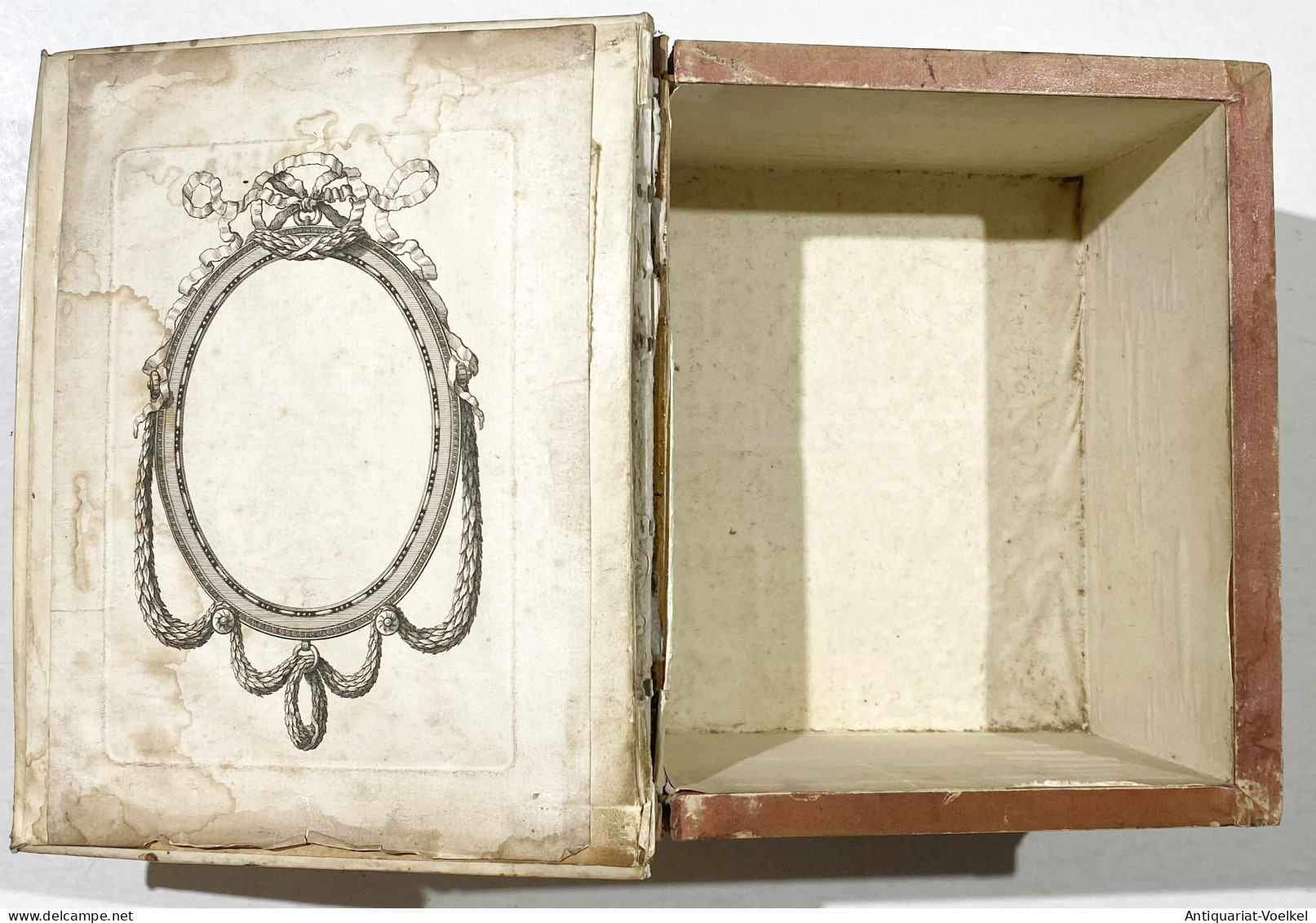 Tabak / Tabakschachtel Aus Einem Alten Pergament-Bucheinband / Tobacco Box Made From An Old Parchment Book Bin - Non Classés