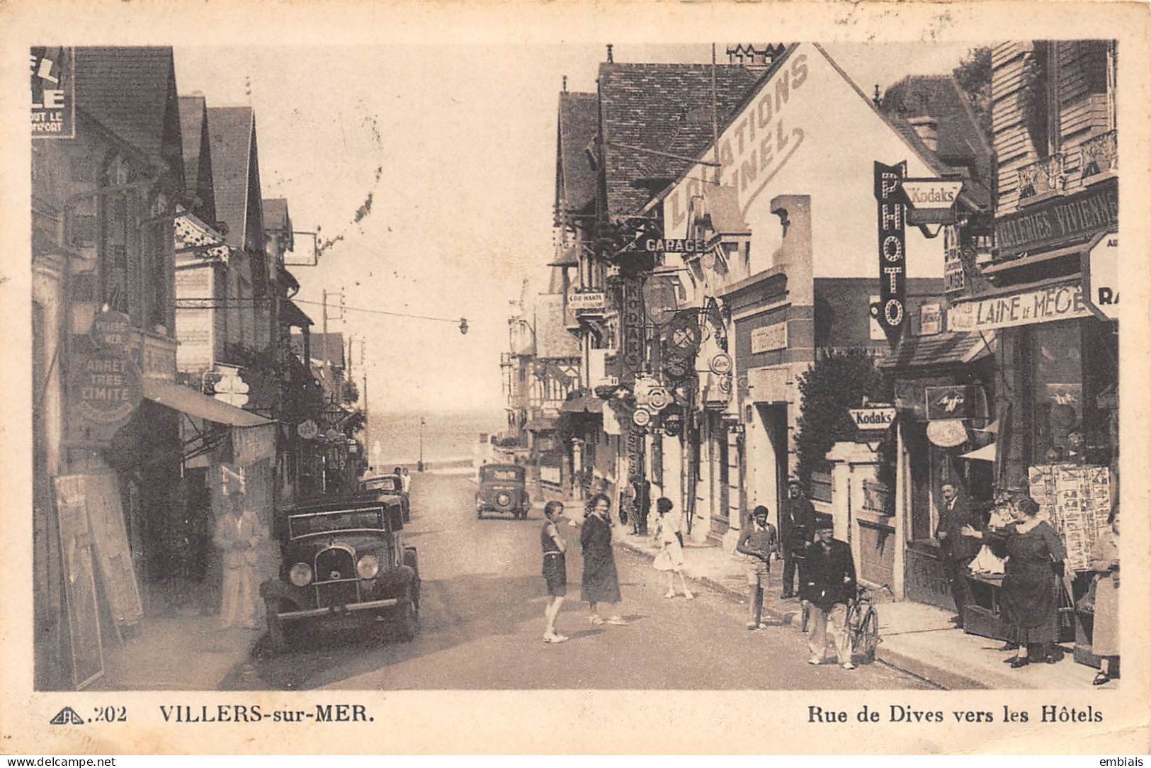 14 VILLERS SUR MER - Rue De Dives Vers Les Hôtels, Le Magasin Du Photographe.... - Villers Sur Mer