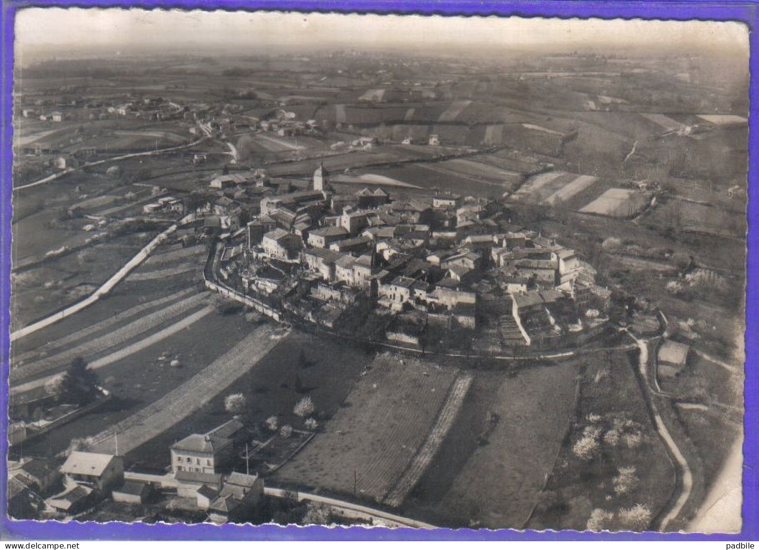 Carte Postale 01. Pérouges  Vue D'avion  Très Beau Plan - Pérouges