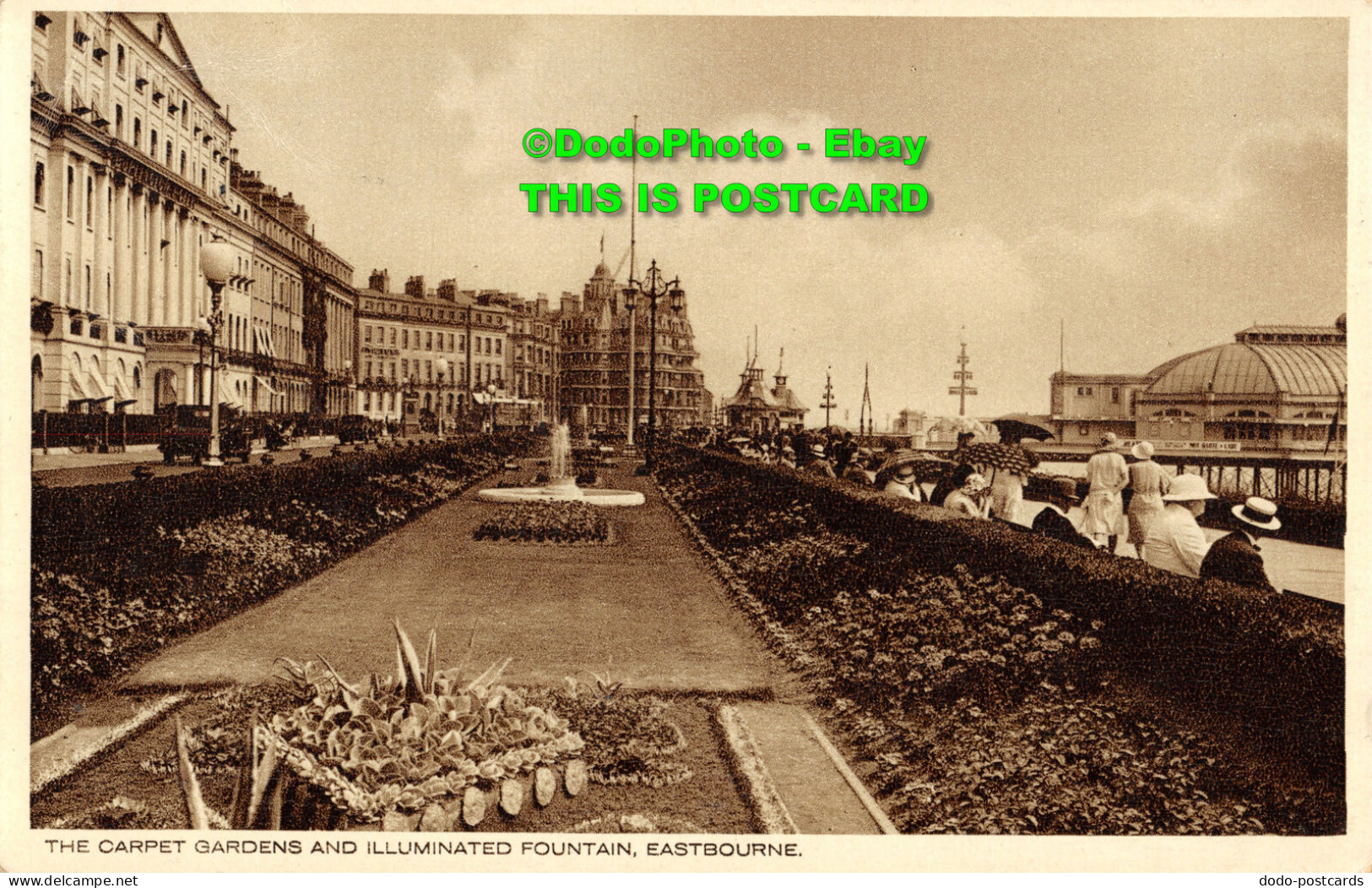 R355859 Eastbourne. The Carpet Gardens And Illuminated Fountain. 1935 - Monde