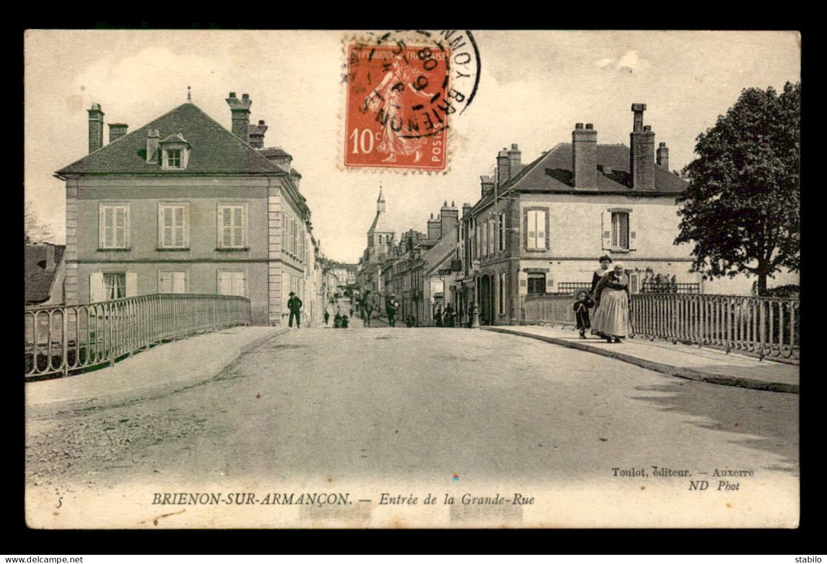 89 - BRIENON-SUR-ARMANCON - ENTREE DE LA GRANDE RUE - Brienon Sur Armancon