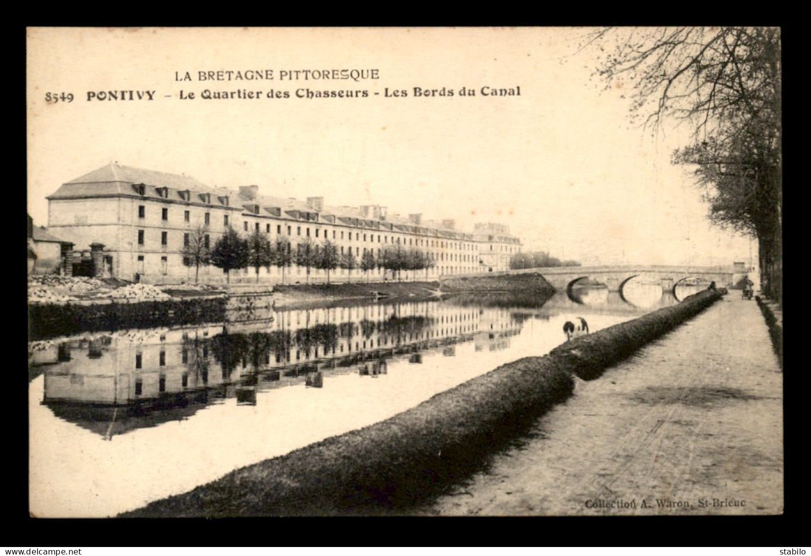 56 - PONTIVY - QUARTIER DES CHASSEURS - BORDS DU CANAL - Pontivy