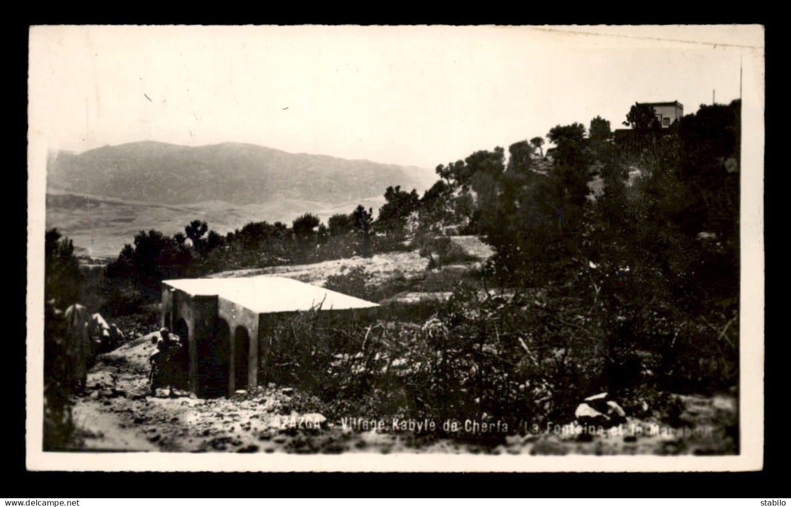 ALGERIE - AZAZGA - VILLAGE KABYLE DE CHERFA - LA FONTAINE ET LE MARABOUT - Sonstige & Ohne Zuordnung