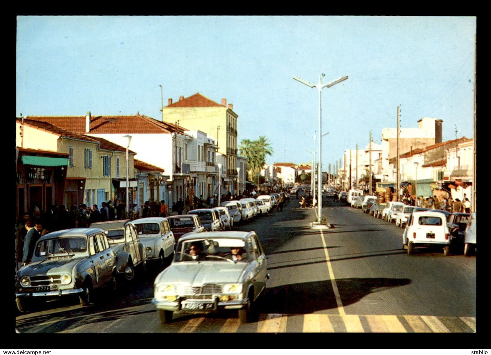 ALGERIE - BORDJ-EL-KIFFAN - AUTOMOBILES RENAULT - Other & Unclassified