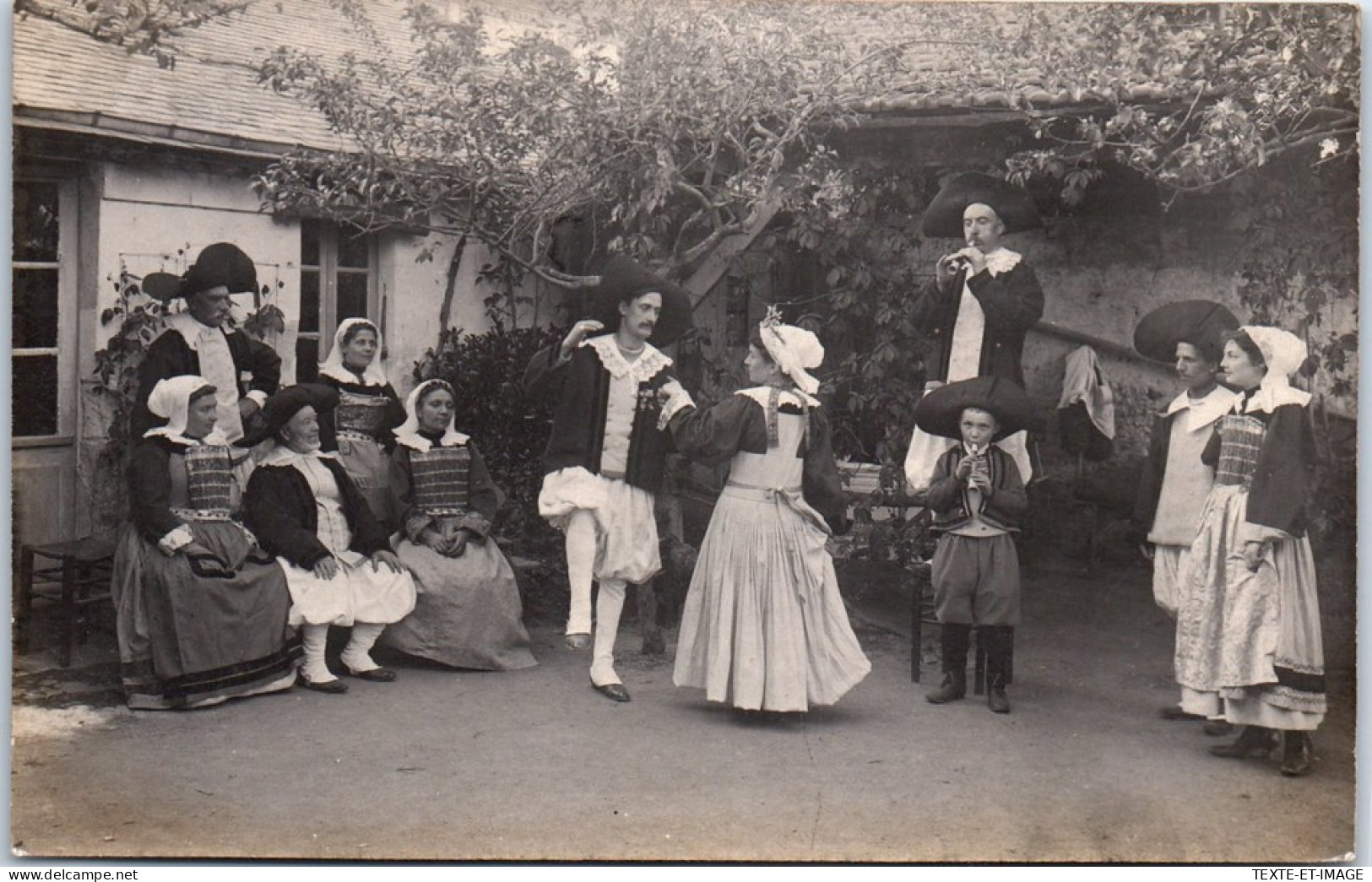 44 GUERANDE - CARTE PHOTO - Danse Des Maries  - Guérande