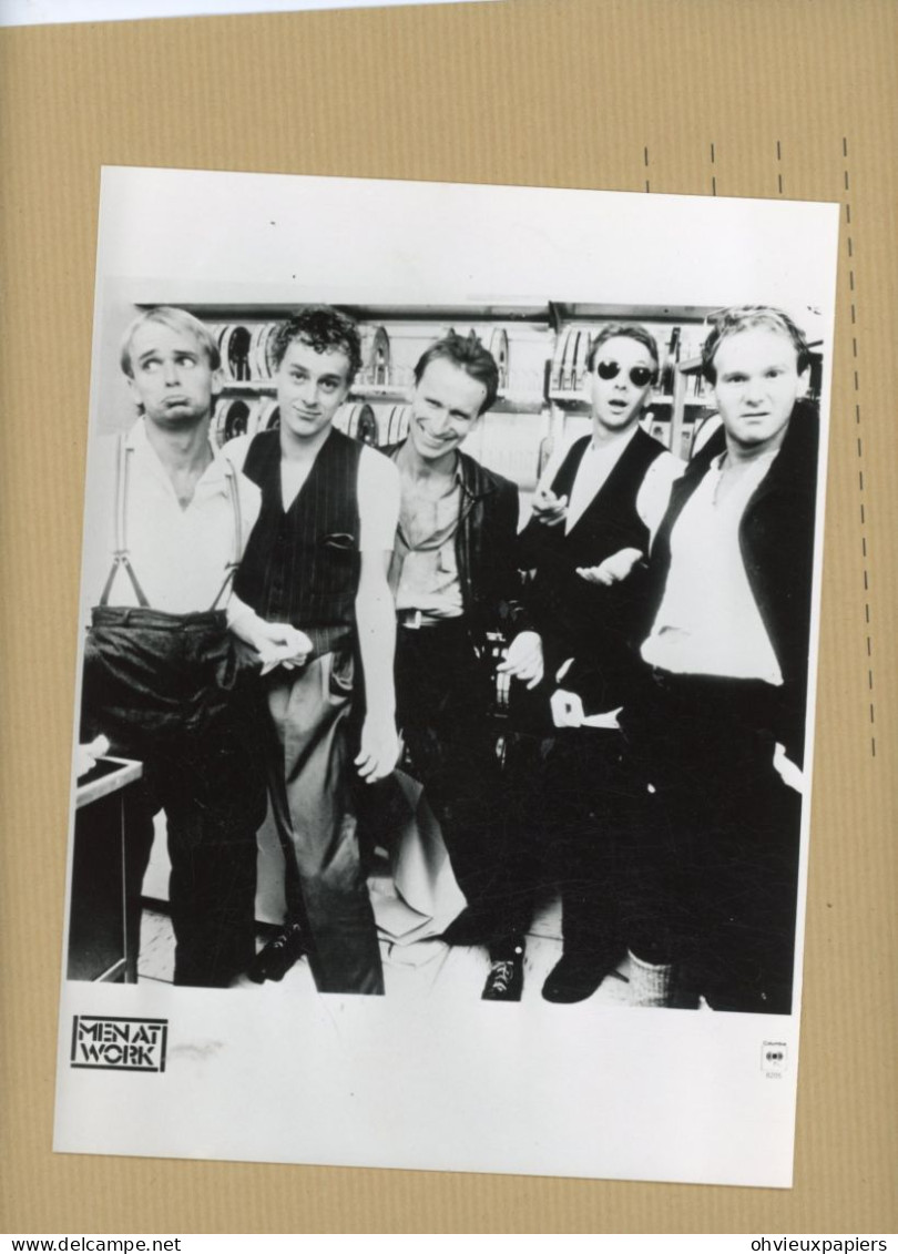 LE GROUPE DE CHANTEURS ROCK AUSTRALIEN MEN AT WORK  Dans Les Années 1980 - Célébrités