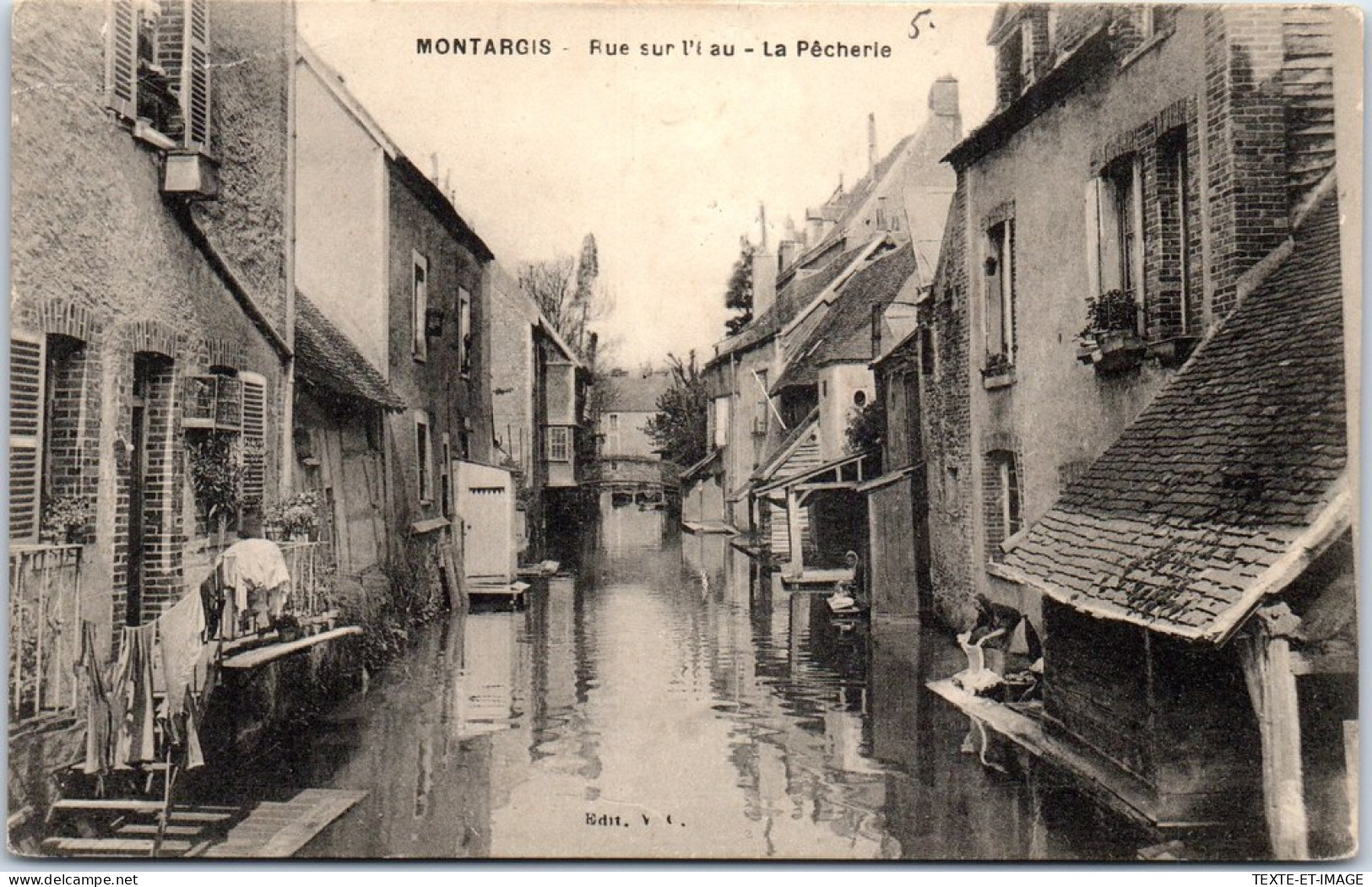 45 MONTARGIS - Rue Sur L'eau & La Pecherie - Montargis