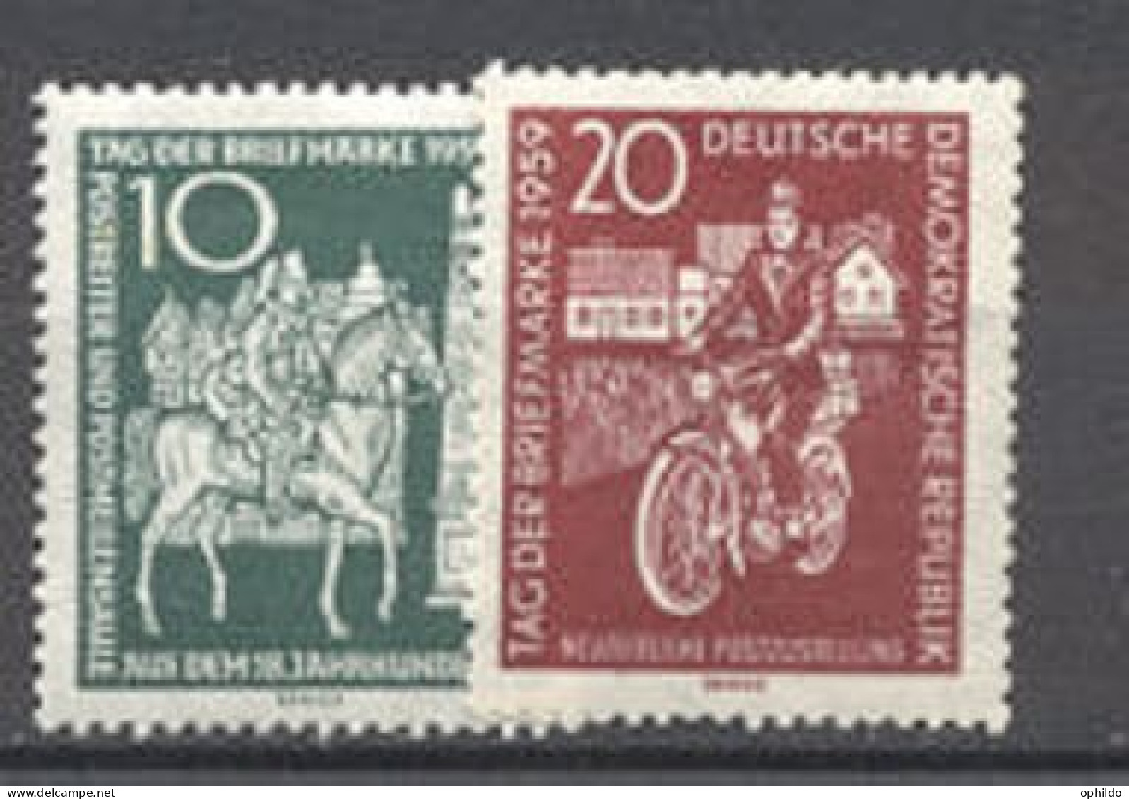 DDR   451/452   * *  TB    Journée Du Timbre   - Unused Stamps