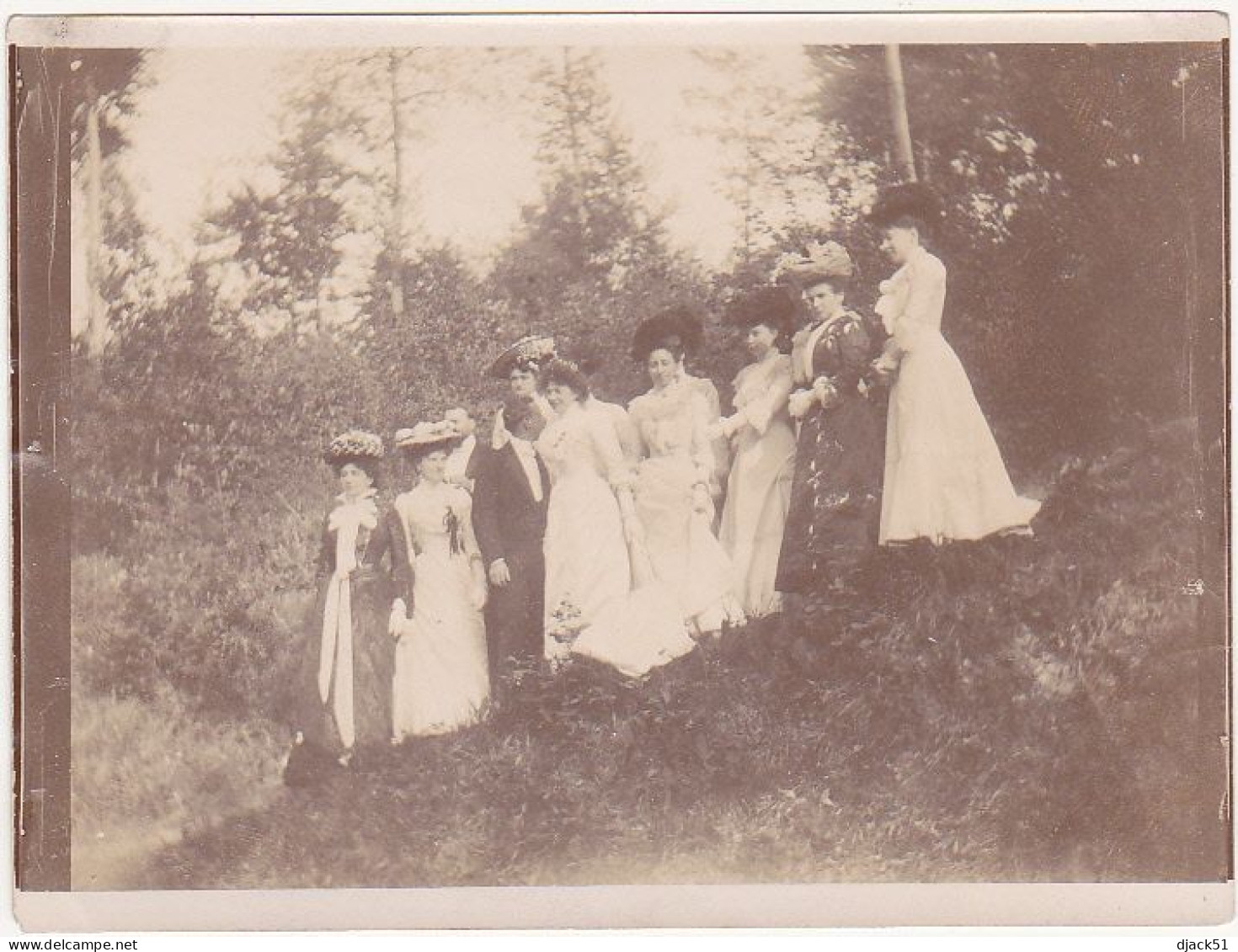 Ancienne Photographie Amateur / Fin 1800 Début 1900 / Homme Et Femmes élégantes En Promenade Dans Les Bois - Anonyme Personen