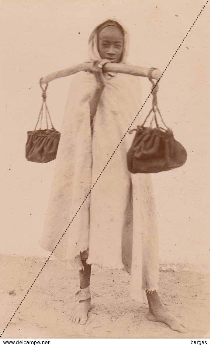 1891 Photo Afrique Algérie Enfant Un Porteur D'eau Souvenir Mission Géodésique Militaire Capitaine Boulard - Gentil - Oud (voor 1900)