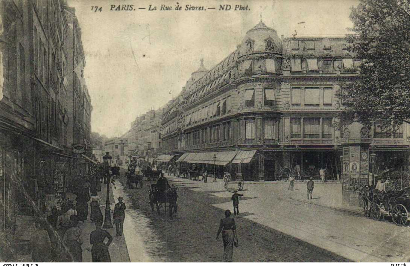 PARIS  La Rue De Sèvres Animée Commerces Attelages RV - Paris (06)