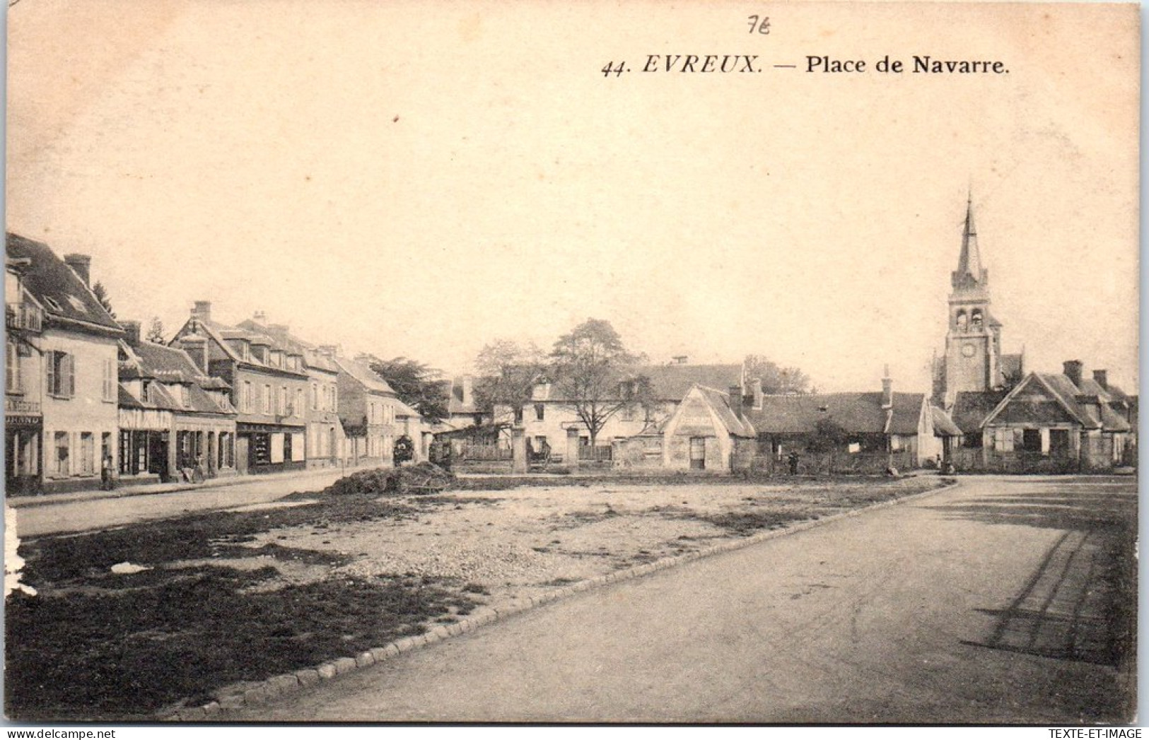 27 EVREUX - La Place De Navarre  - Evreux