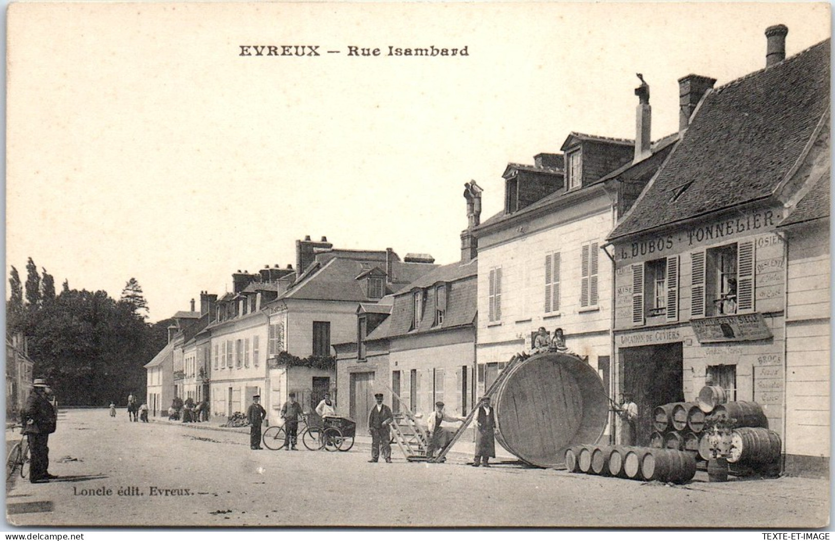 27 EVREUX - Vue De La Rue Isambard  - Evreux