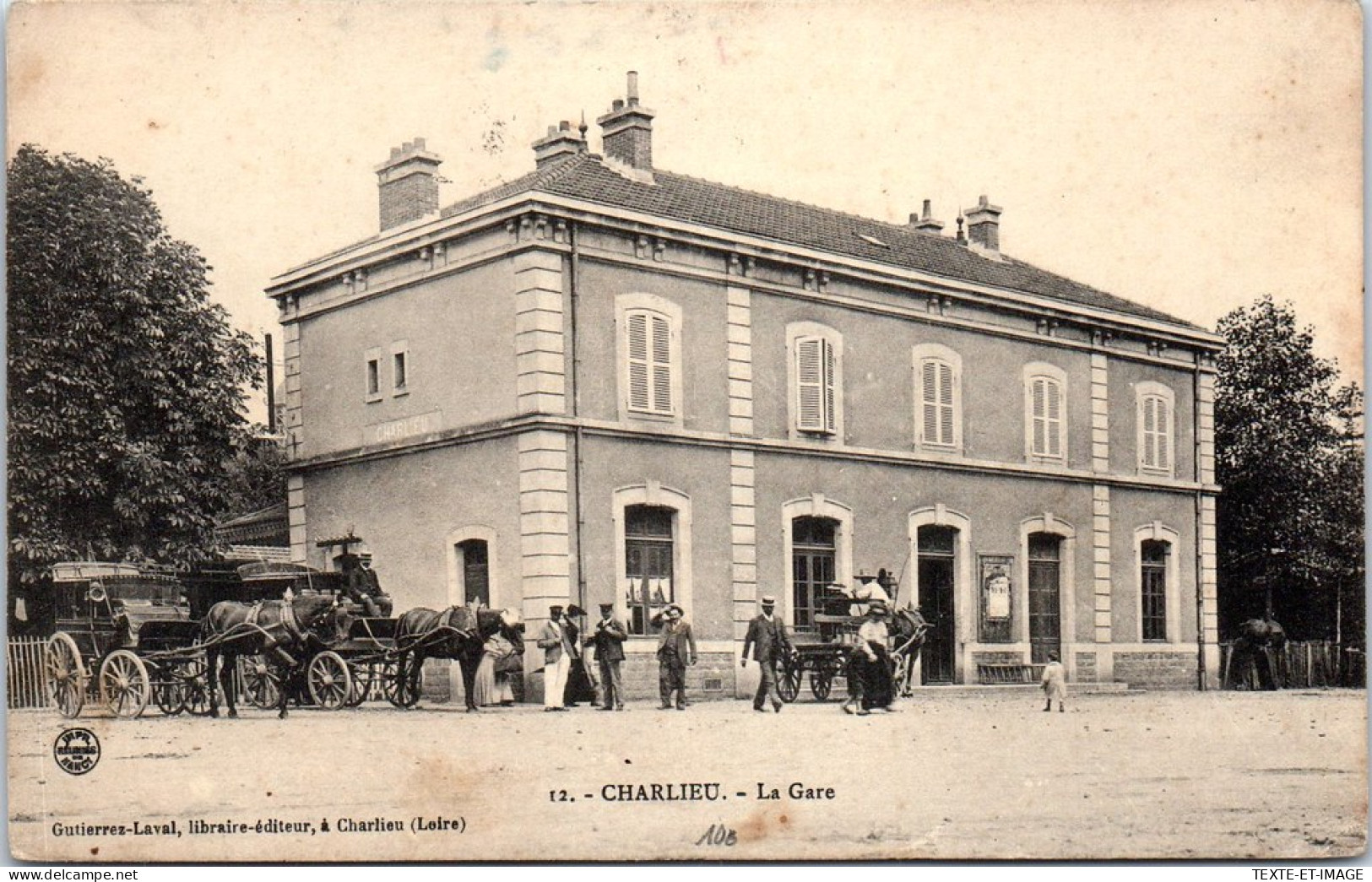 42 CHARLIEU - Vue Exterieure De La Gare  - Charlieu