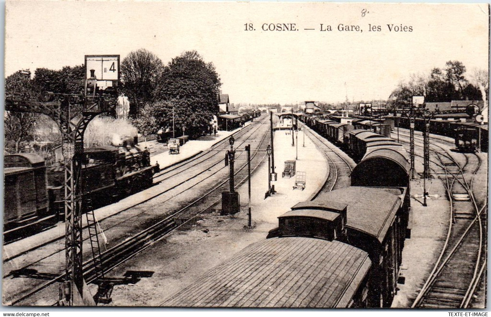 58 COSNE SUR LOIRE - La Gare, Les Voies.  - Cosne Cours Sur Loire