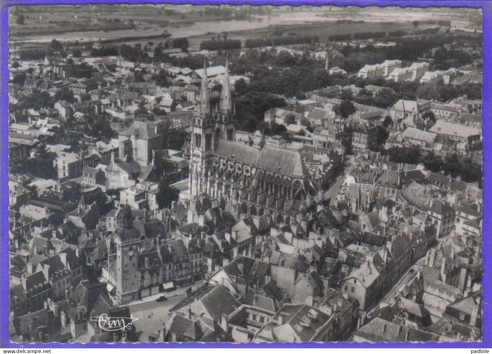 Carte Postale 03. Moulins  Vue D'avion  Très Beau Plan - Moulins