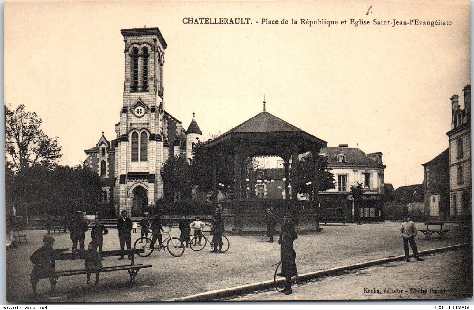 86 CHATELLERAULT - La Place De La Republique.  - Chatellerault