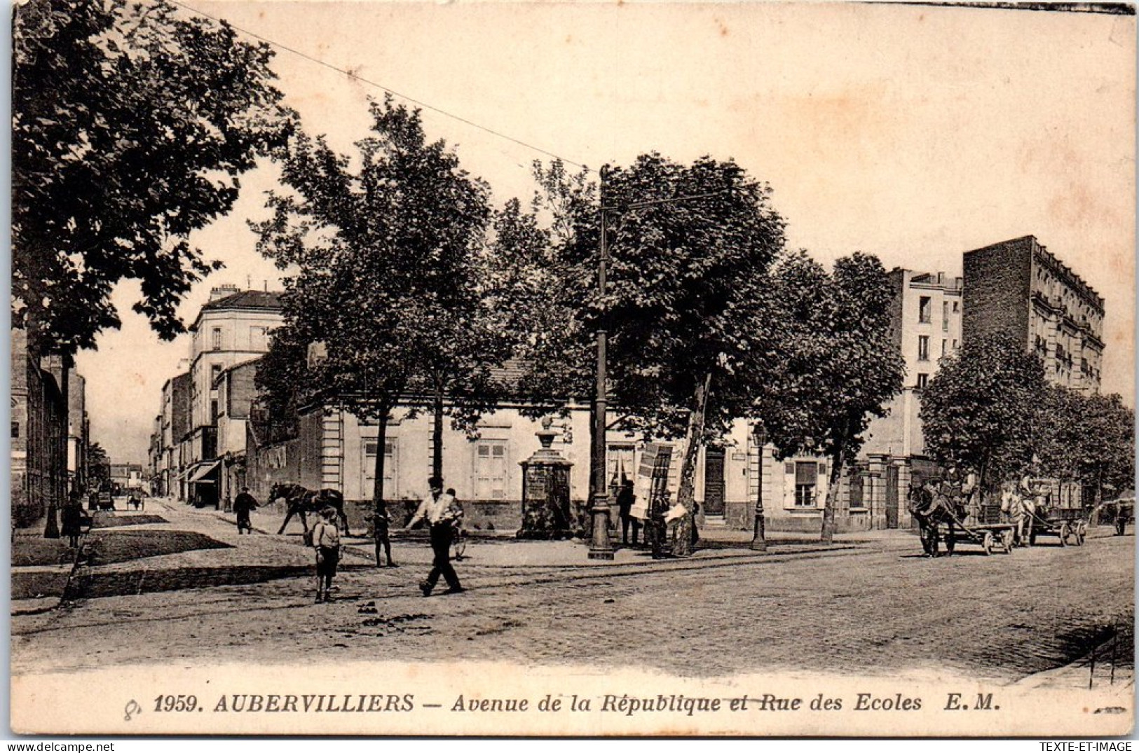 93 AUBERVILLIERS - Av De La Republique, Rue Des Ecoles  - Aubervilliers