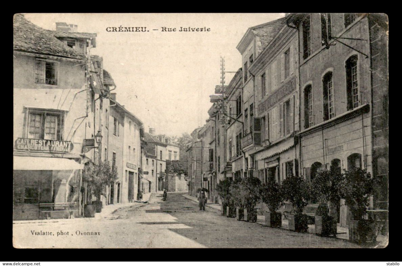 CACHET DE L'HOPITAL MUNICIPAL DE CREMIEU (ISERE) SUR CARTE DE LA RUE JUIVERIE A CREMIEU - JUDAISME - Guerra Del 1914-18