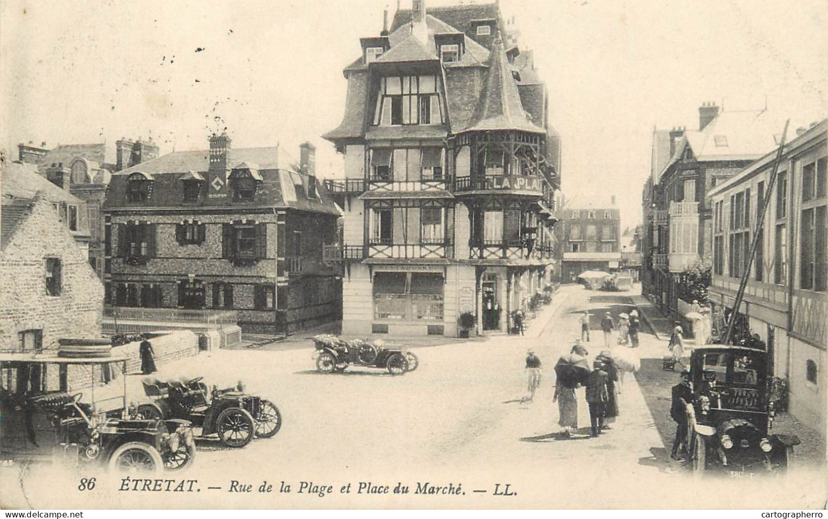 ETRETAT Place Du Marché Animée - Etretat