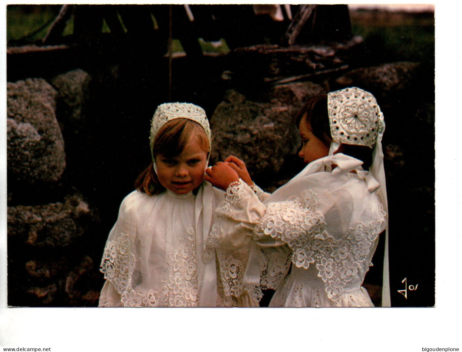 CP Fillettes En Costume De Cornouaille - Bretagne