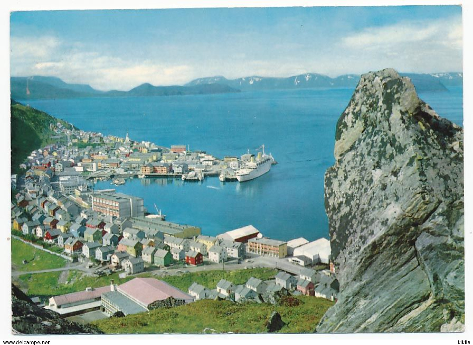 CPSM / CPM 10.5 X 15 Norvège (10) HAMMERFEST. Utsikt Over Byen. View Of The Down.  Une Vue Du Centre-ville  Port Bateau - Norvegia