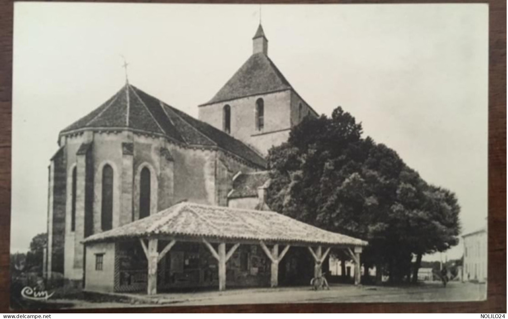 Cpa 24 Dordogne, St Méard De Gurçon, L'Eglise, La Halle,  Petite Animation, éd CIM, Non écrite - Andere & Zonder Classificatie