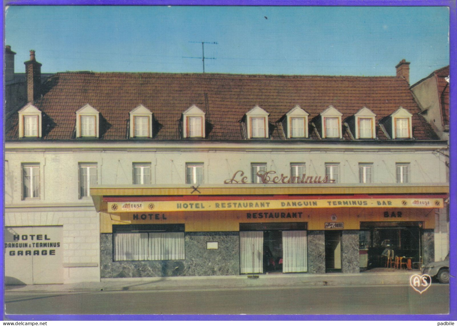 Carte Postale 03. Moulins  Hotel Restaurant  Danguin Et Terminus  Très Beau Plan - Moulins