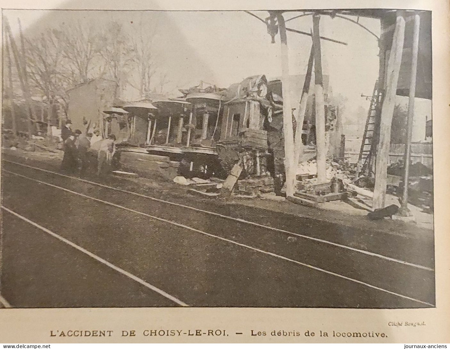 1900 ACCIDENT DE TRAIN À LA GARE DE CHOISY-LE-ROI - Revue " SOLEIL DU DIMANCHE " - 1900 - 1949