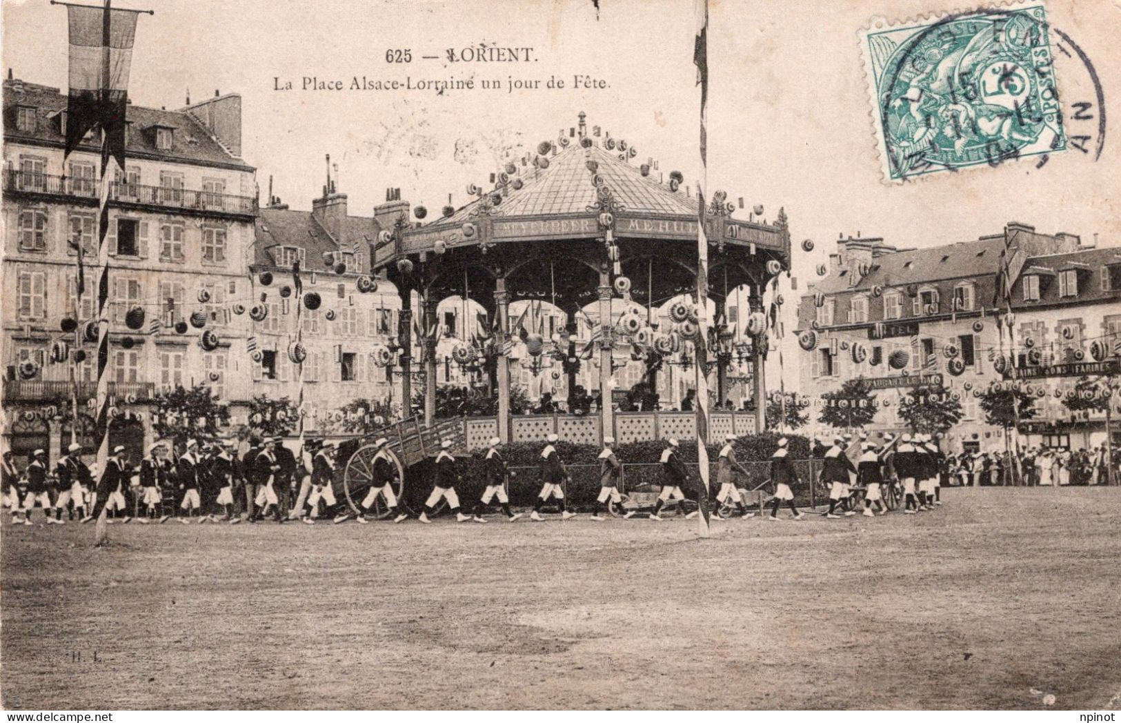 C P A  -  56  -  LORIENT   -   Place  Alsace Lorraine Un Jour De Fête - Lorient