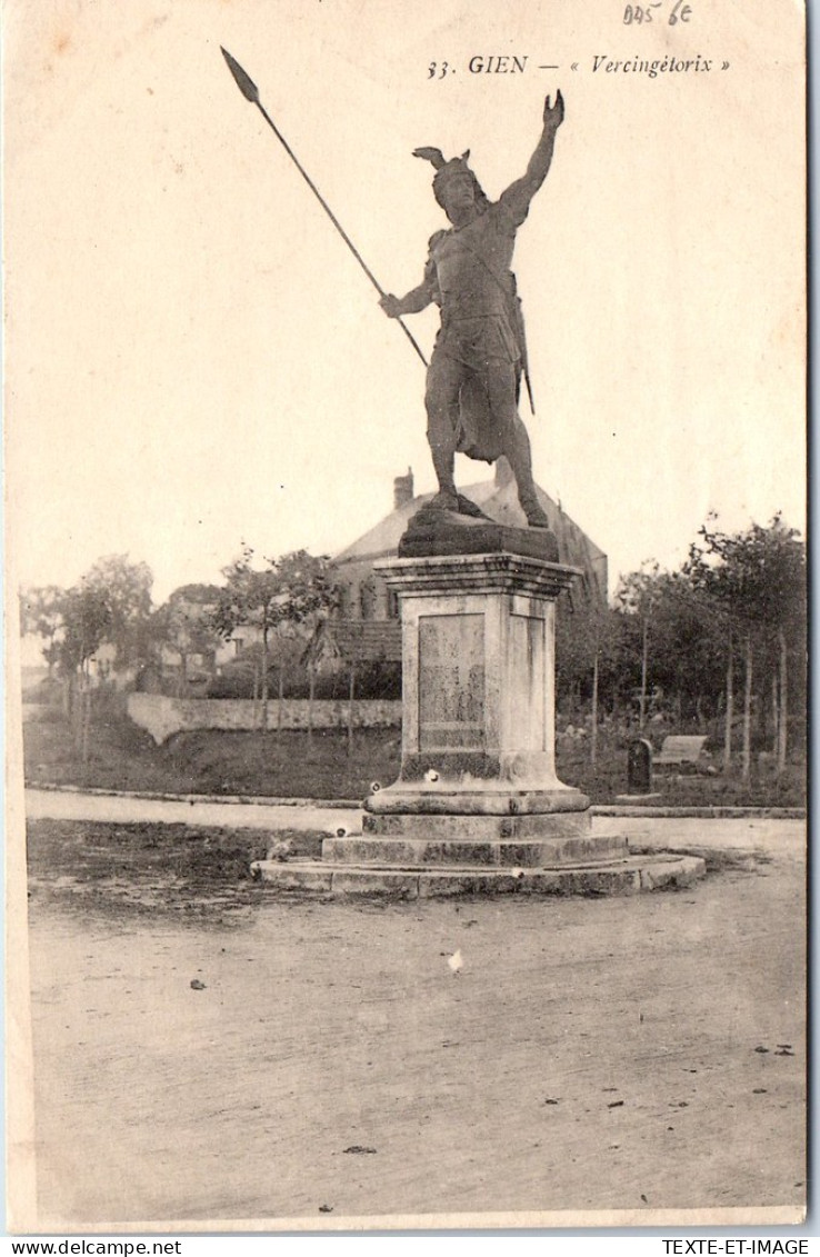 45 GIEN - La Statue De Vcercingetorix  - Gien