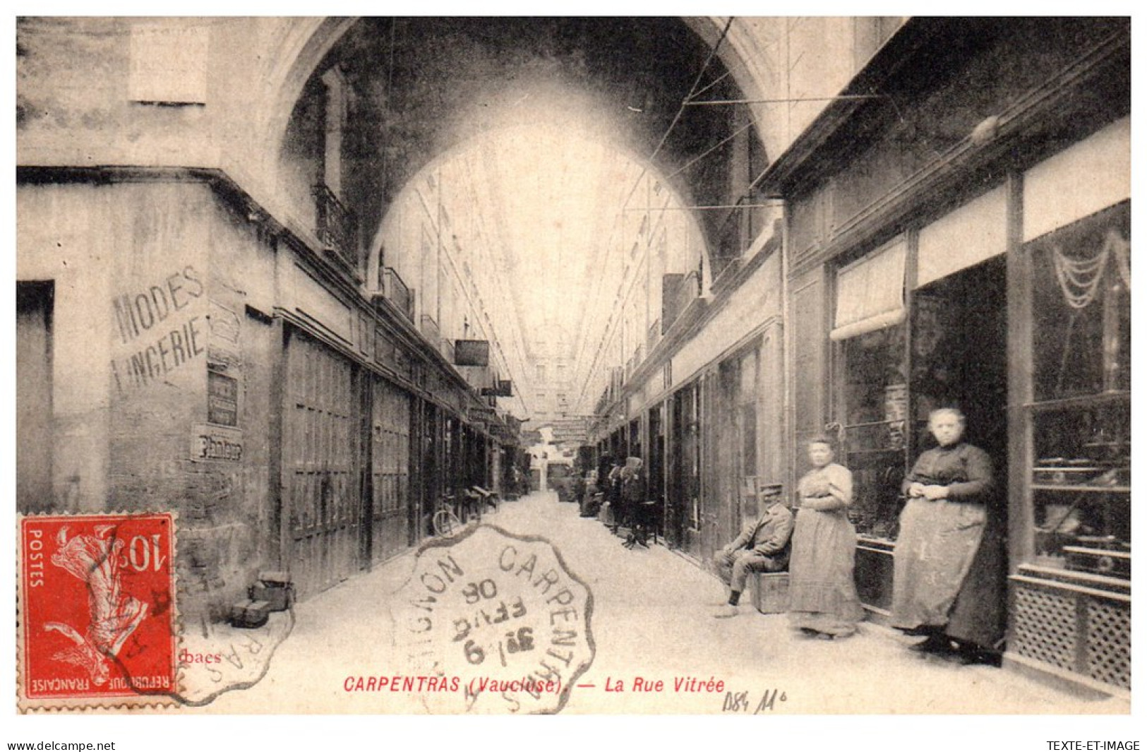 84 CARPENTRAS - La Rue Vitree. - Carpentras