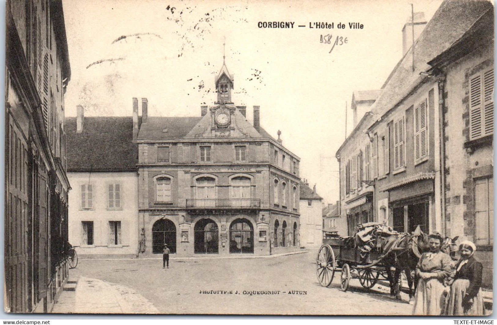 58 CORBIGNY - Vue De L'hotel De Ville -  - Corbigny