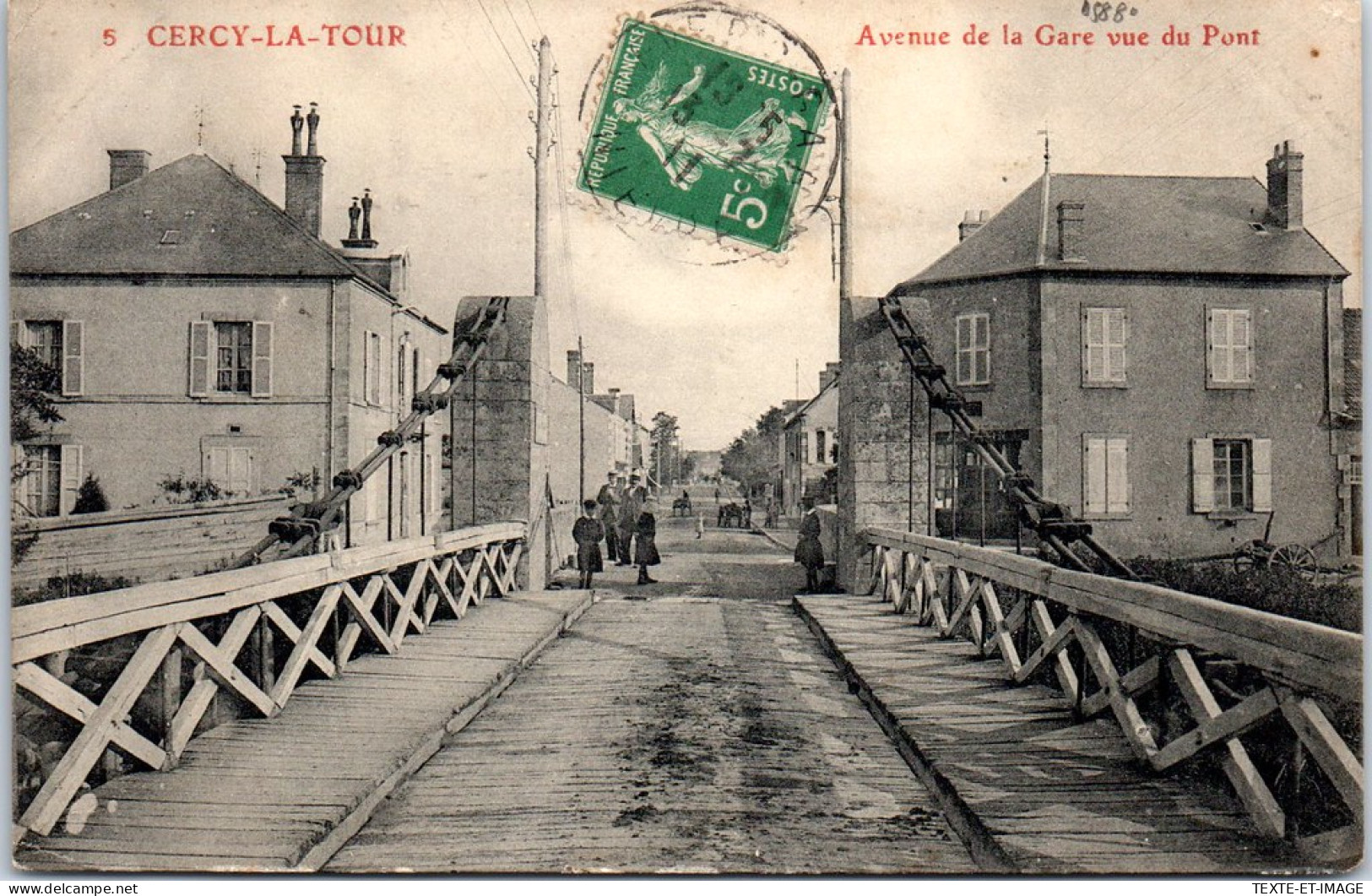 58 CERCY LA TOUR - Avenue De La Gare Et Vue Du Pont -  - Altri & Non Classificati