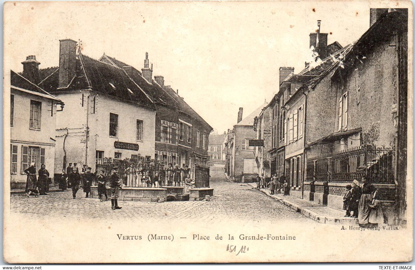 51 VERTUS - Place De La Grande Fontaine  - Vertus