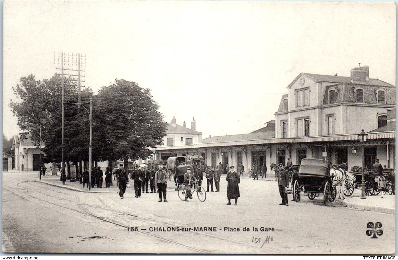 51 CHALONS SUR MARNE - Place De La Gare. - Châlons-sur-Marne