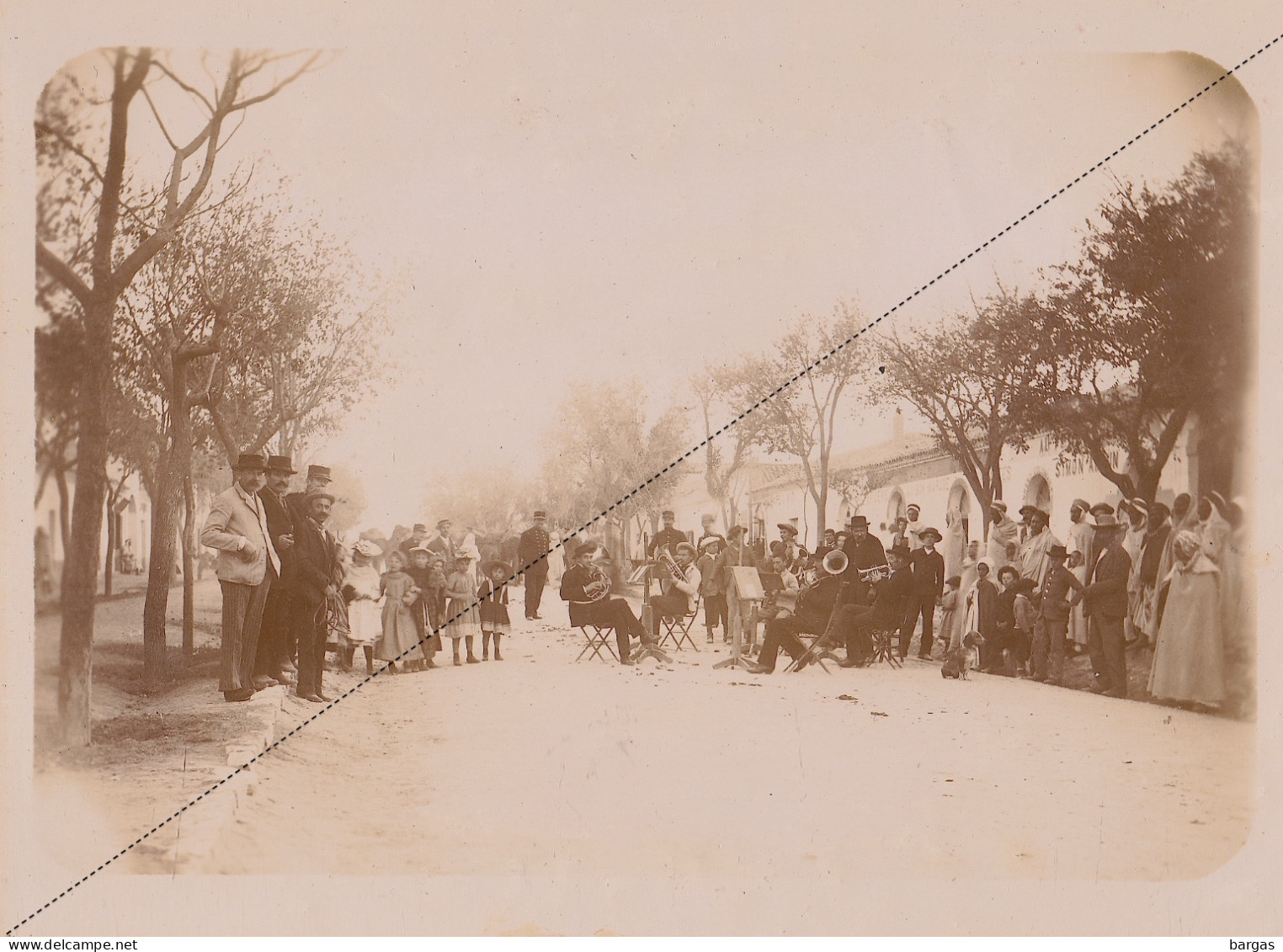 1891 Photo Afrique Algérie Rue Boisquilbert Fanfare Djelfa Souvenir Mission Géodésique Militaire Boulard Gentil - Old (before 1900)